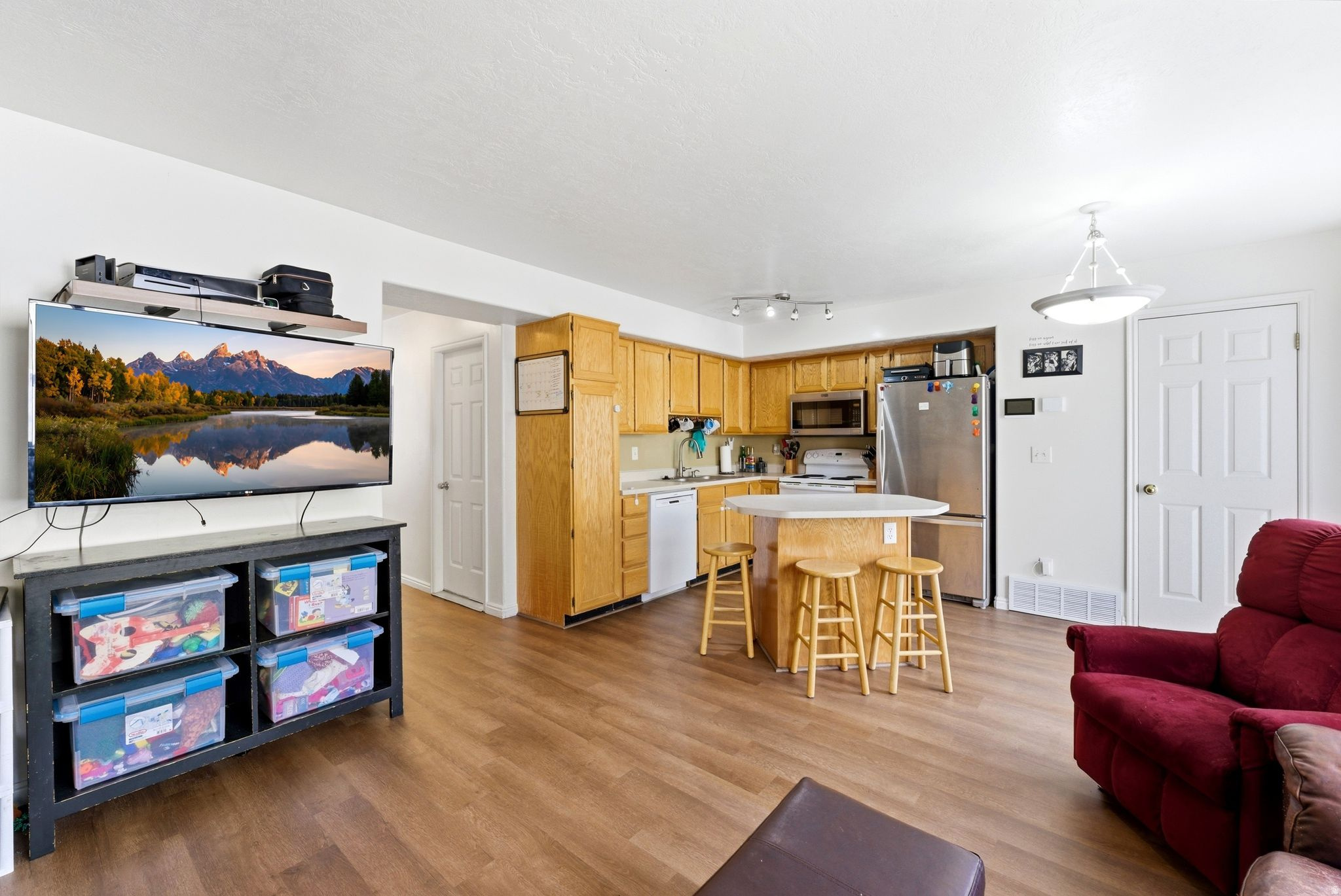 main property photo 9