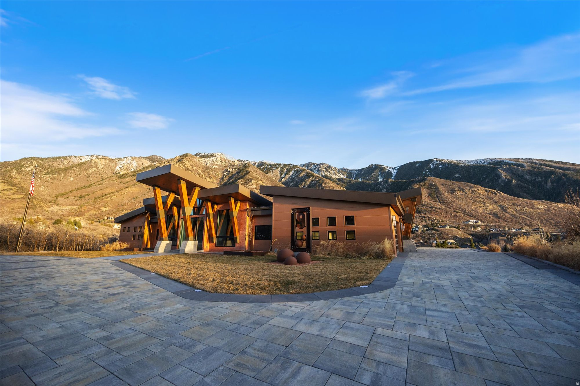 main property photo 14