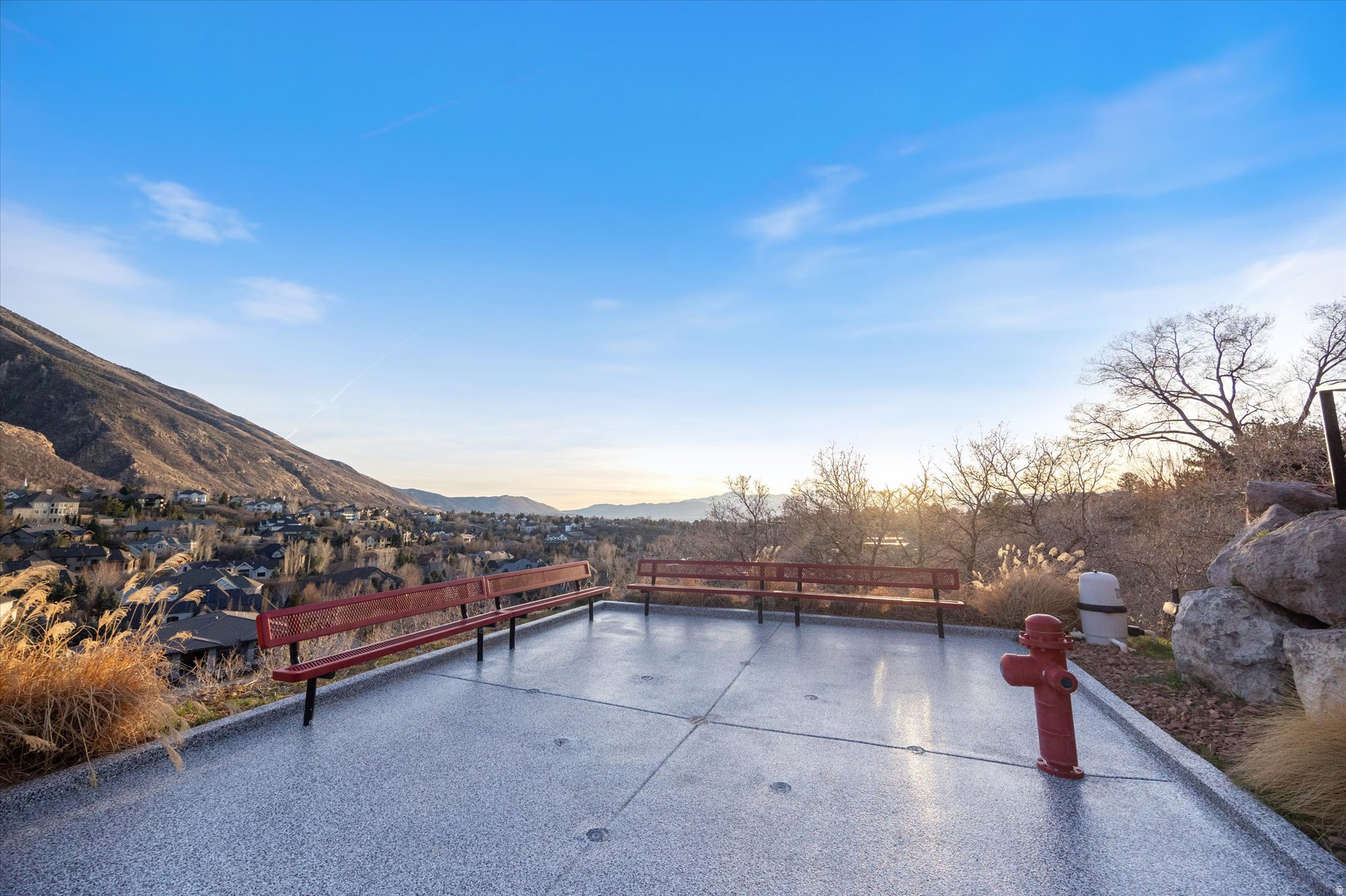 main property photo 28