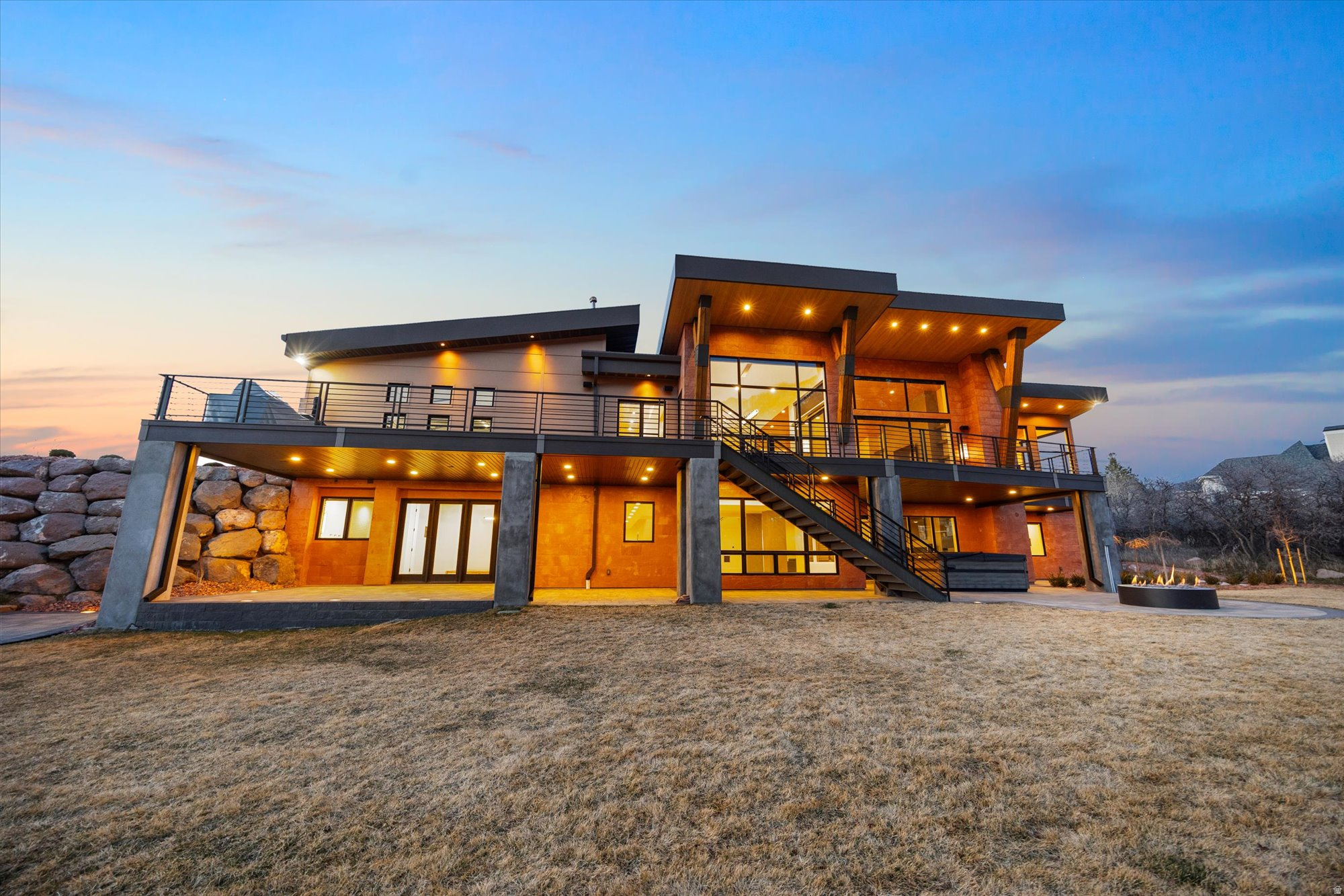 main property photo 6