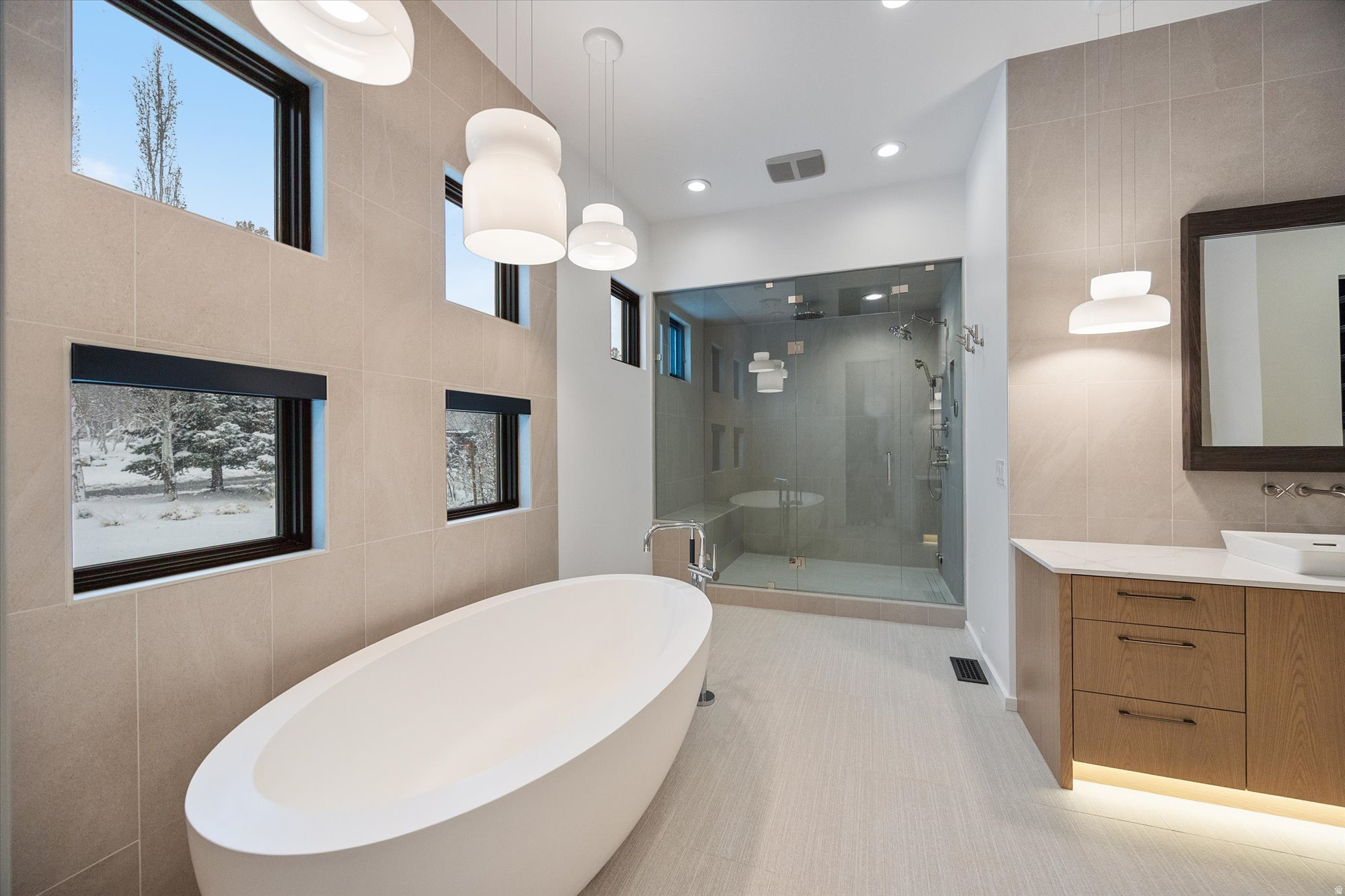 main property photo 74