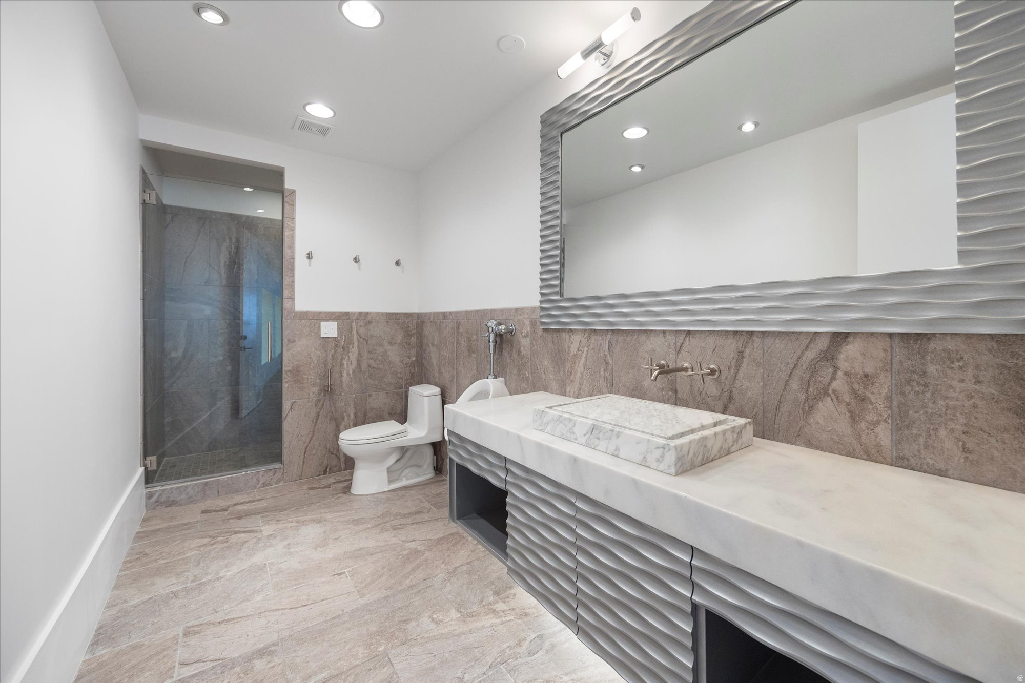 main property photo 79