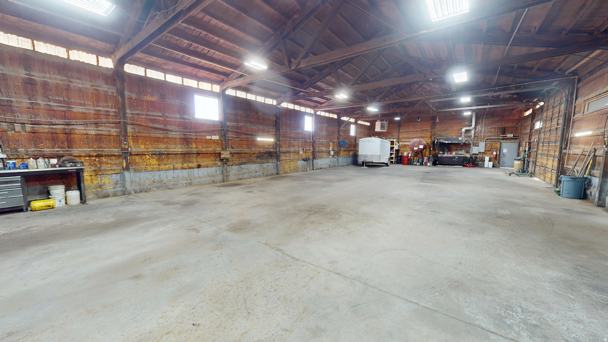 main property photo 11