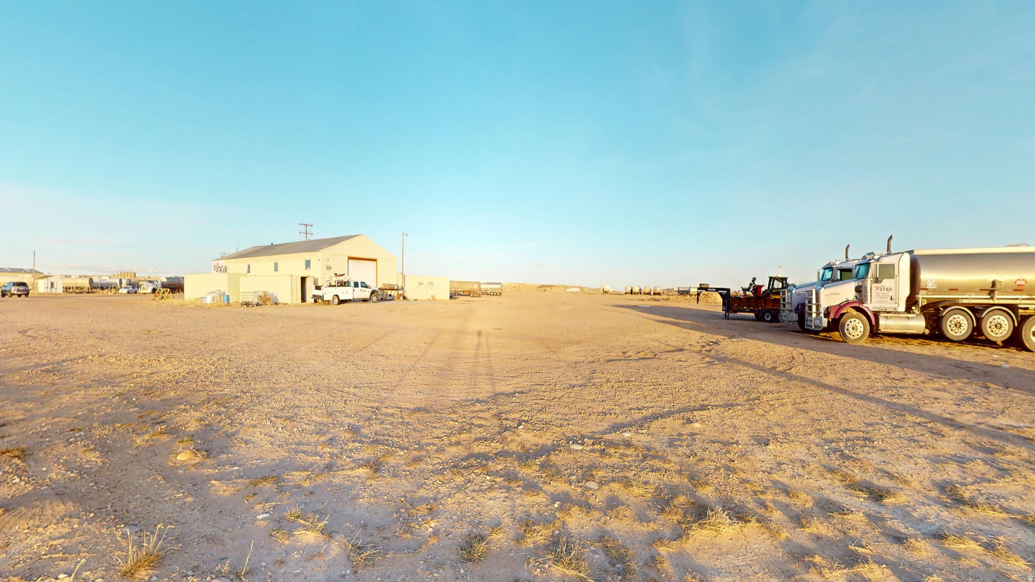 main property photo 16