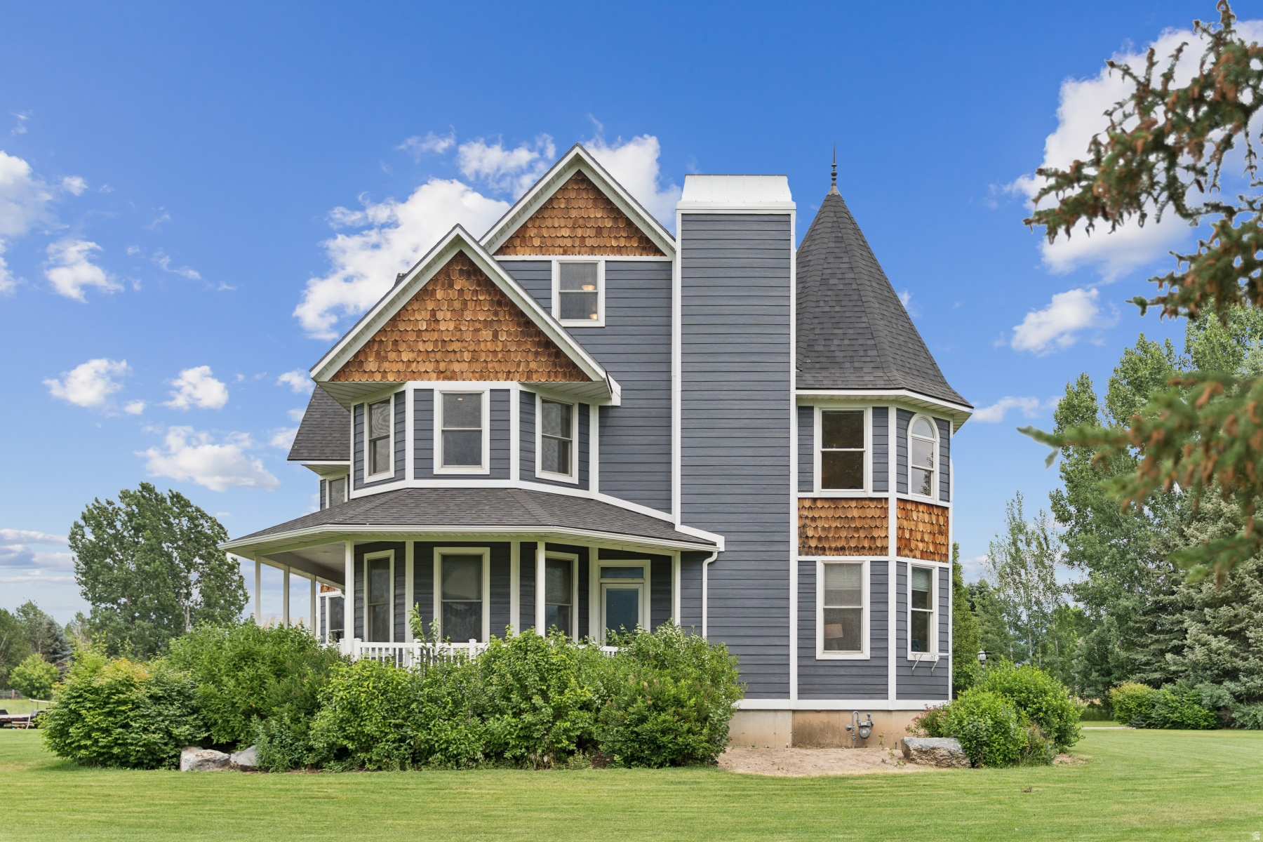 main property photo 18