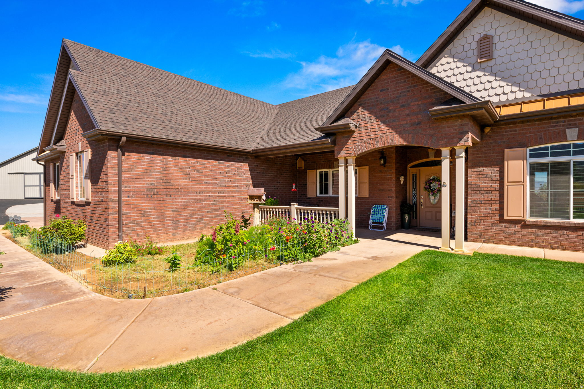 main property photo 11