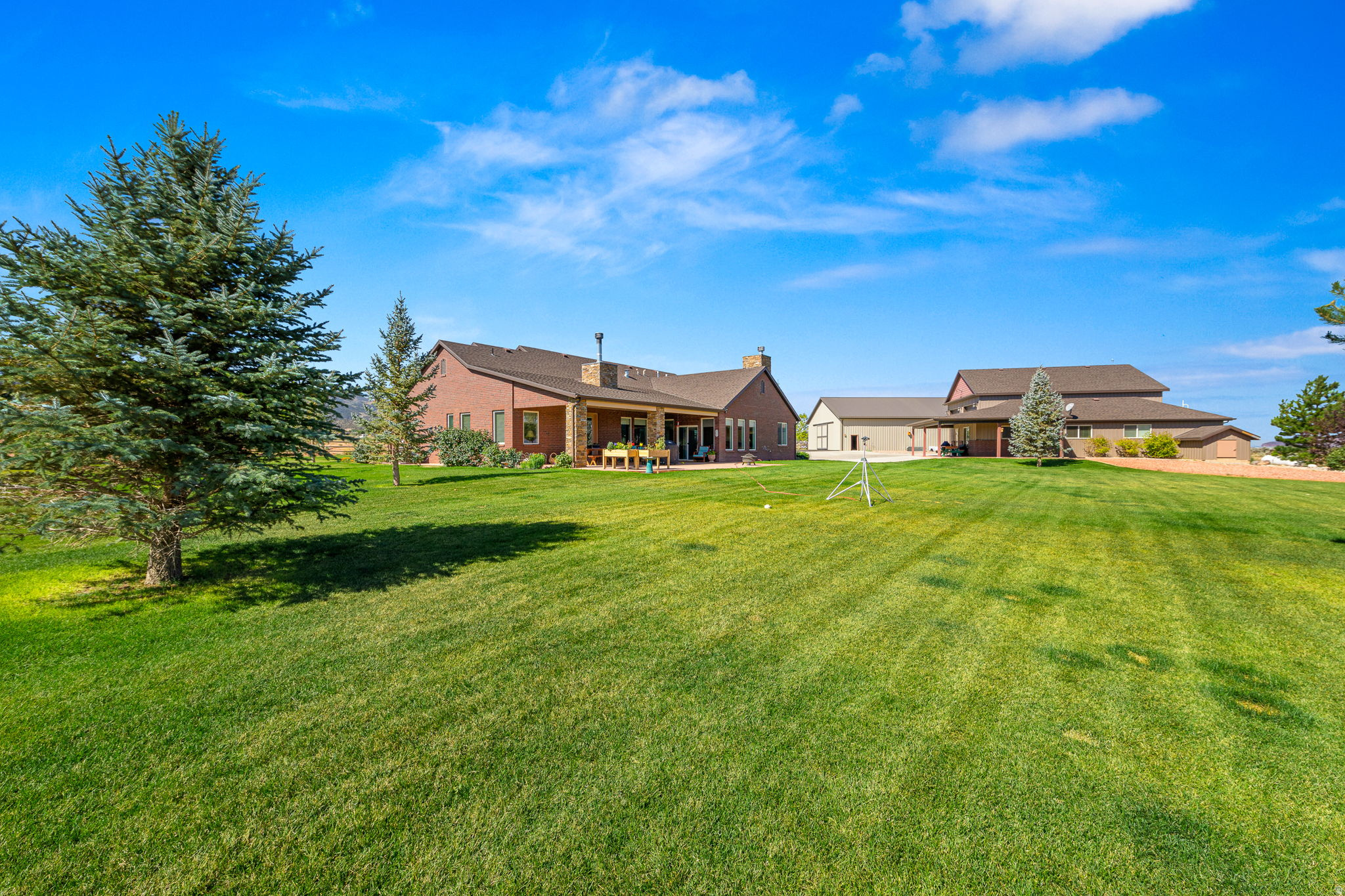 main property photo 40