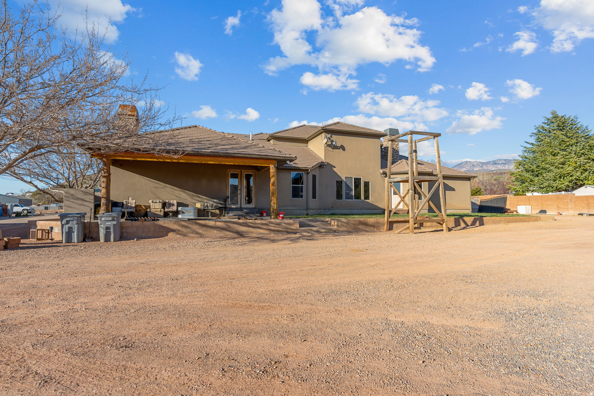 main property photo 78