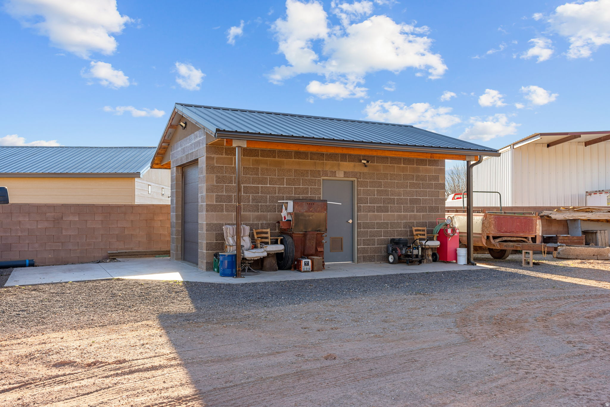 main property photo 79