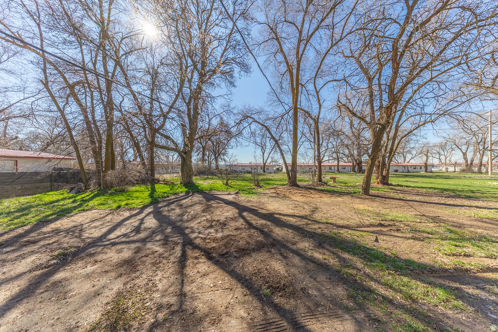 main property photo 11
