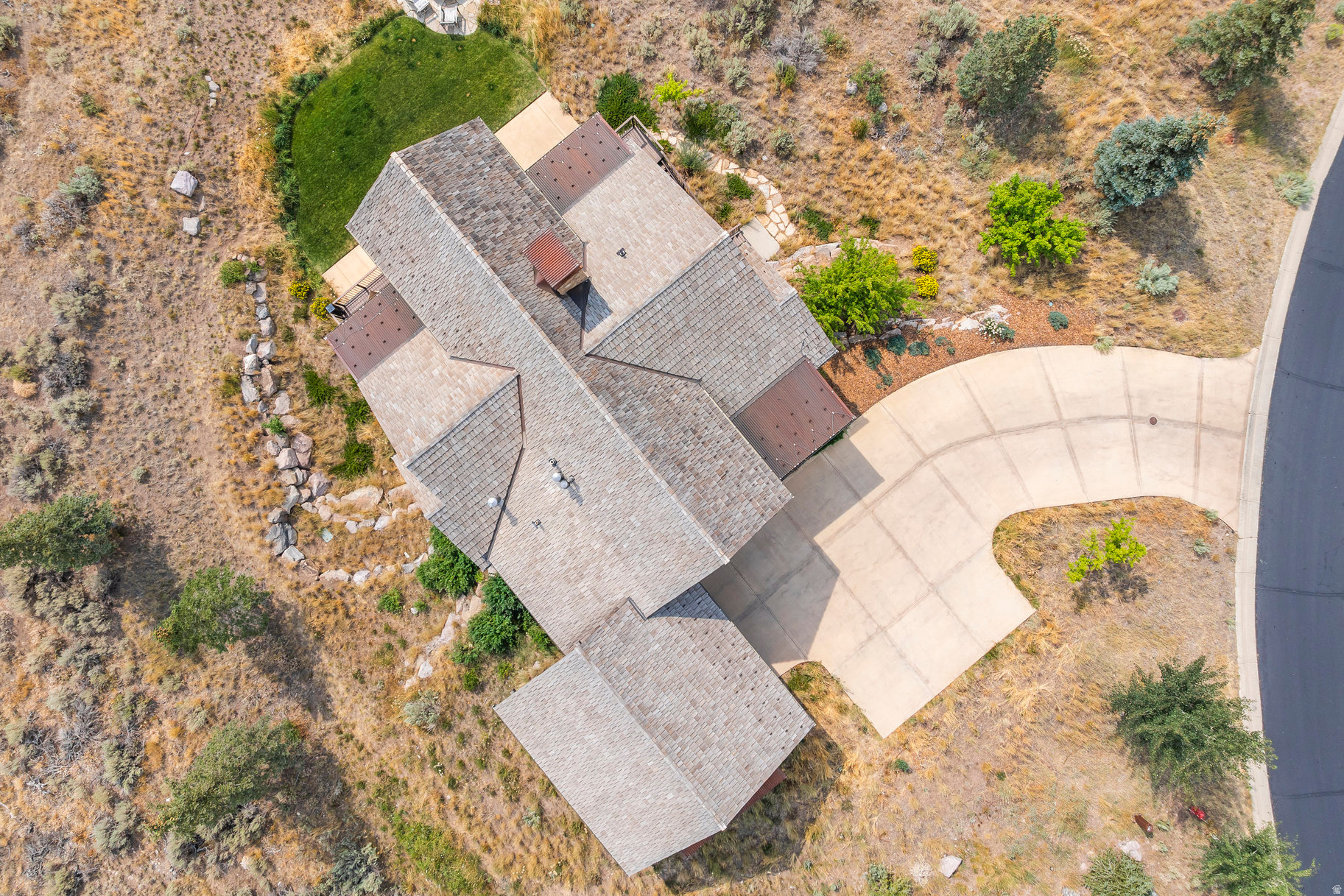 main property photo 43