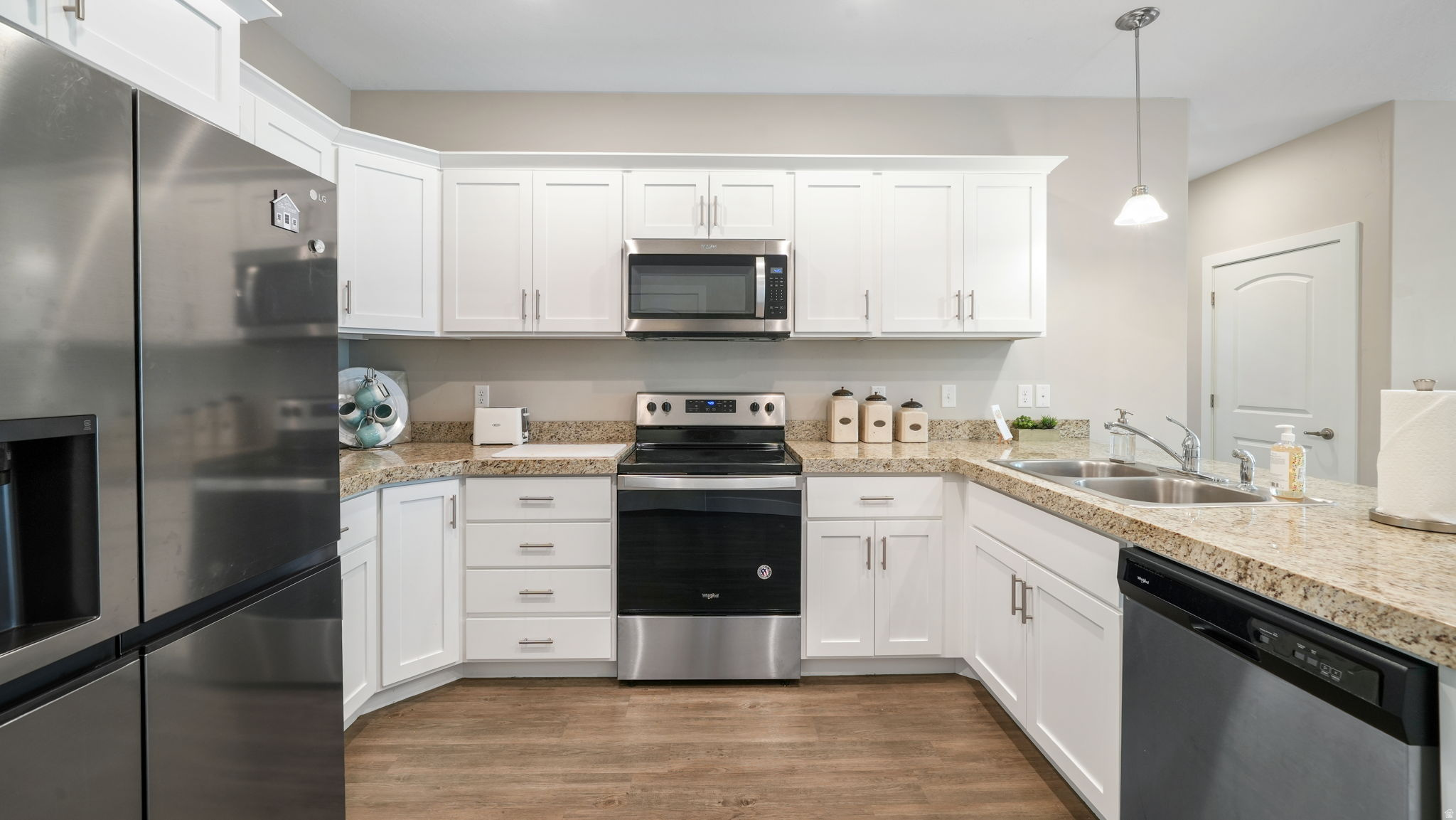 main property photo 13