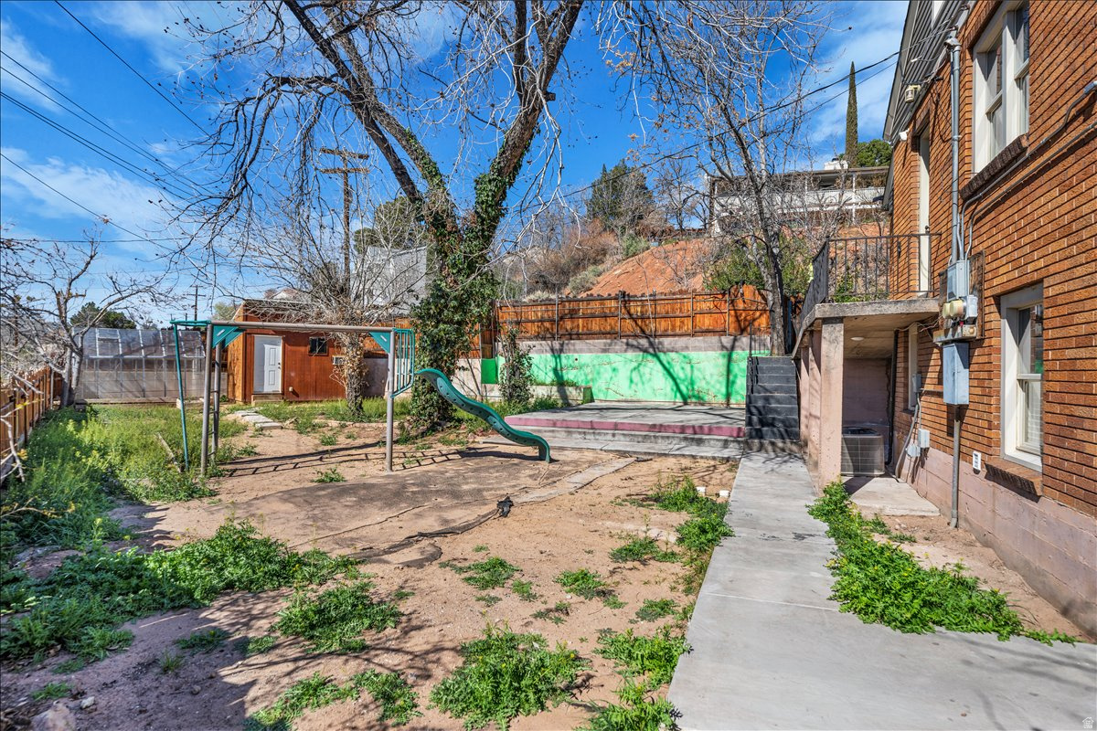 main property photo 28