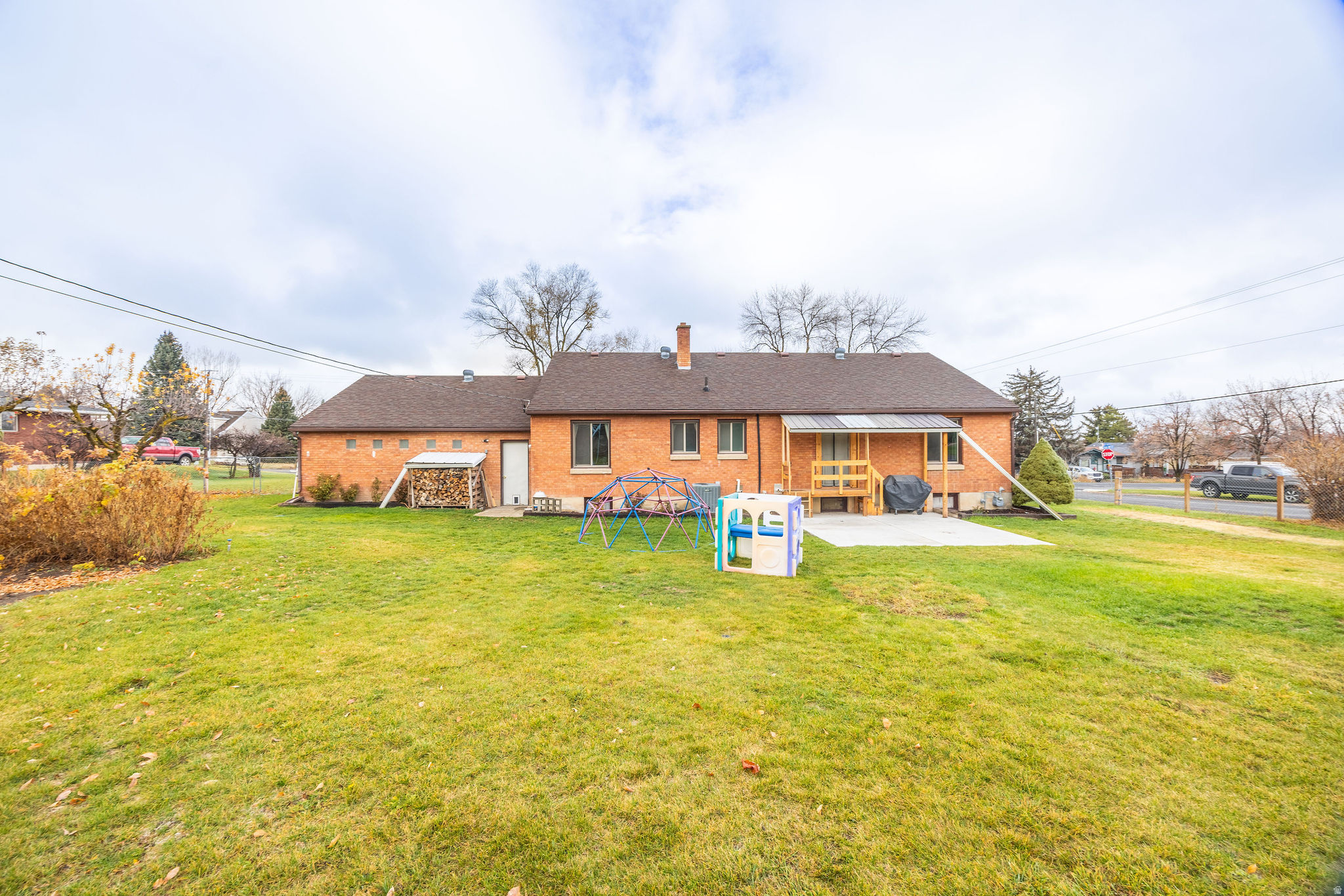 main property photo 7