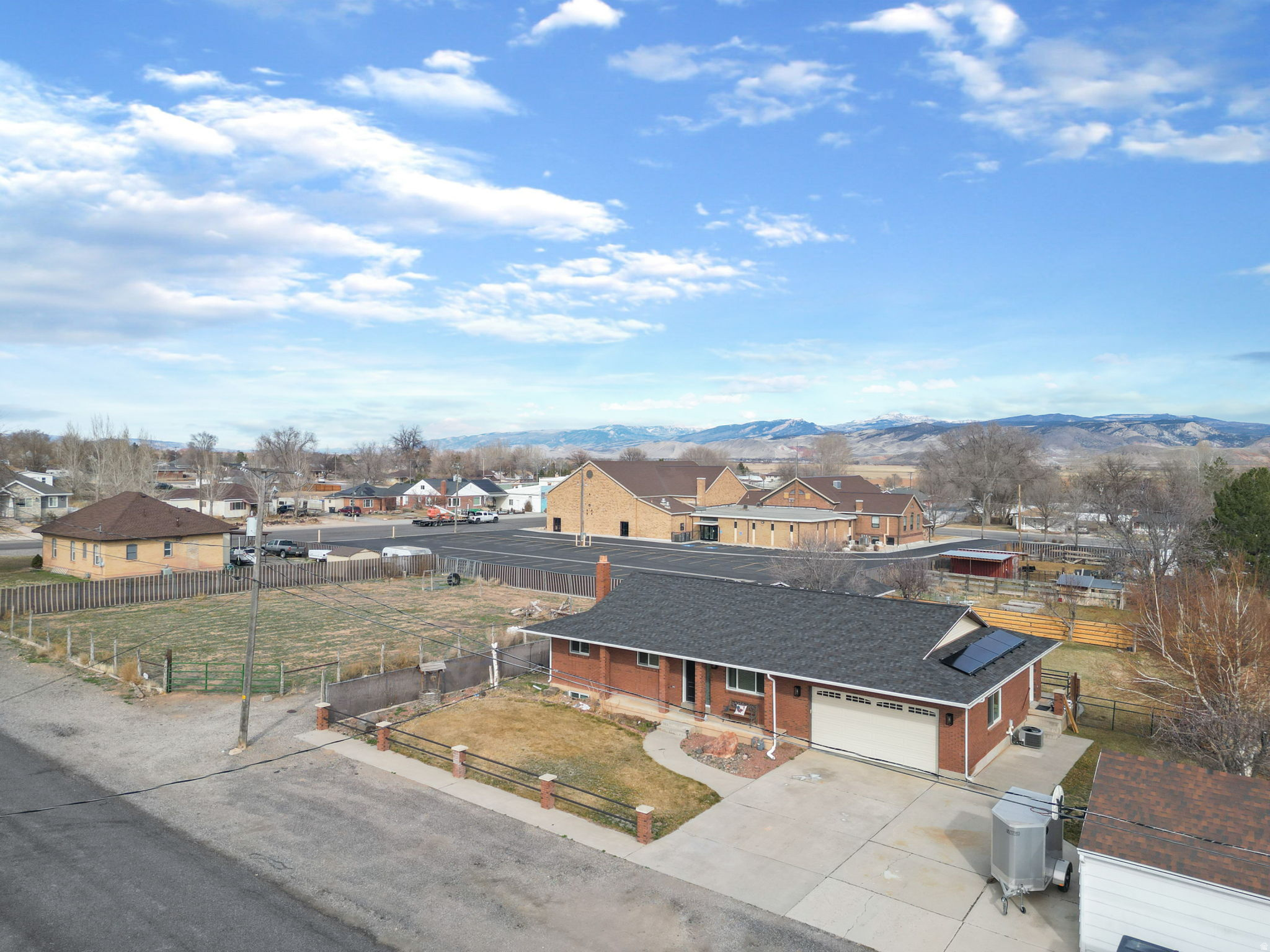main property photo 32