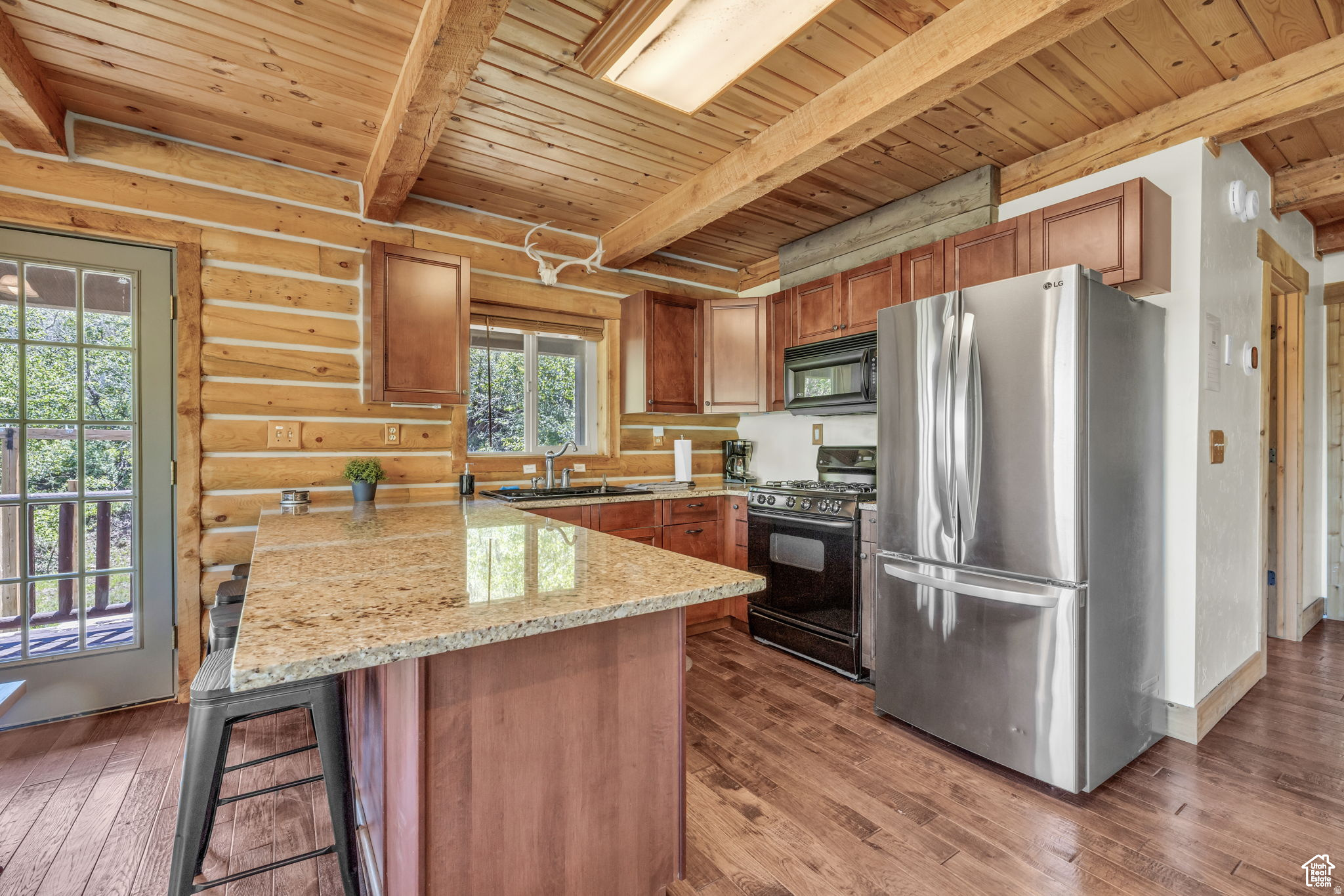 main property photo 7