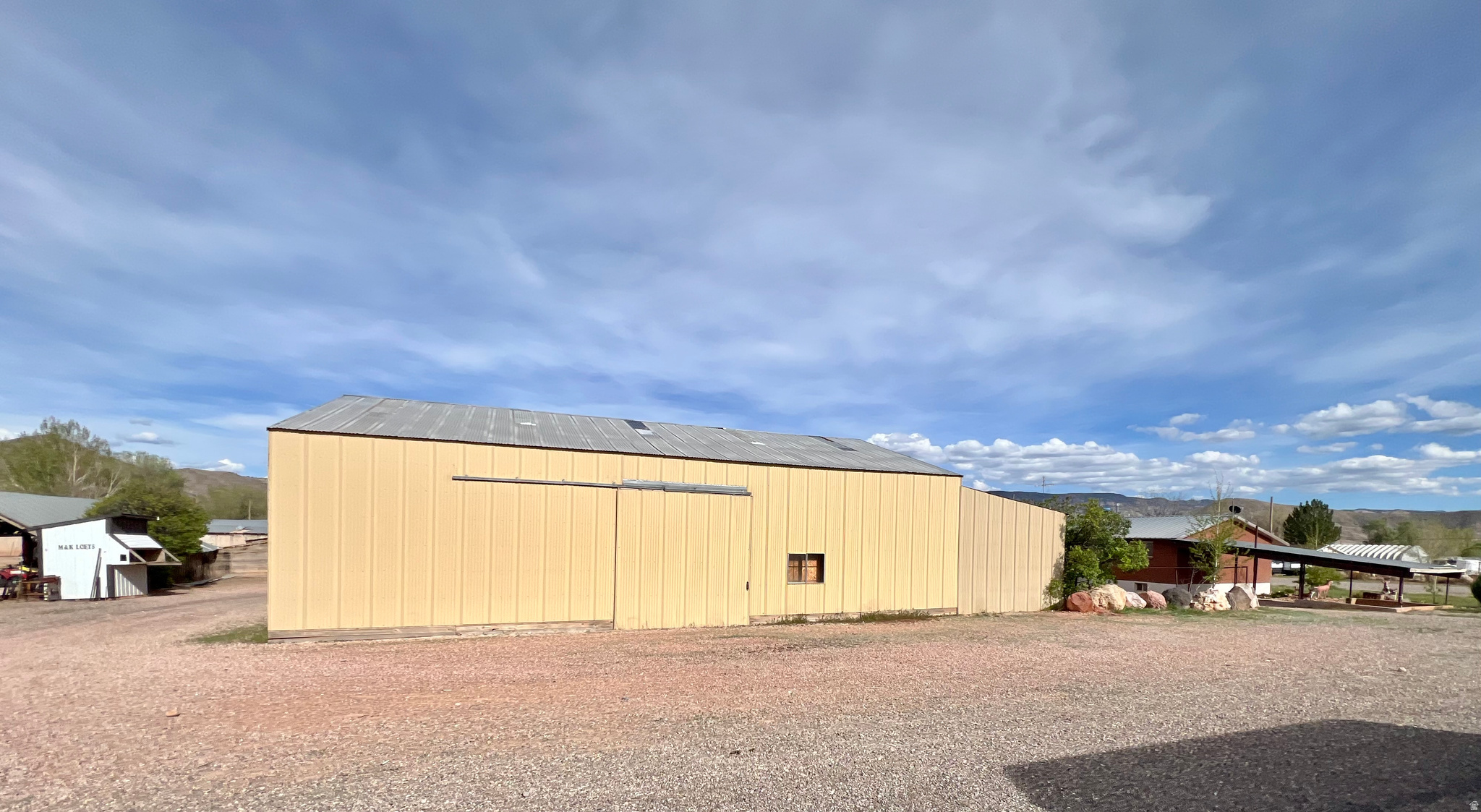 main property photo 10