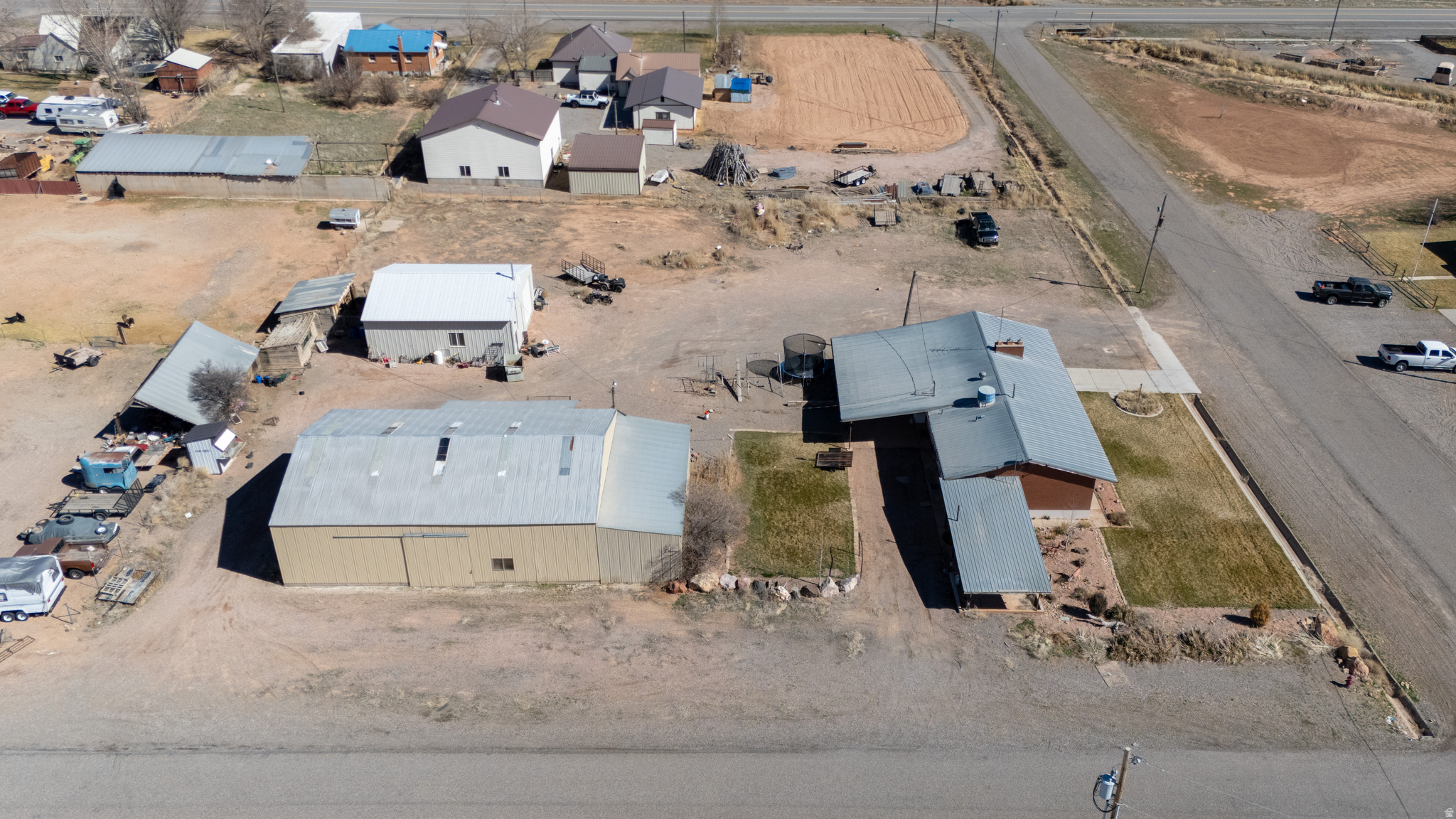 main property photo 16