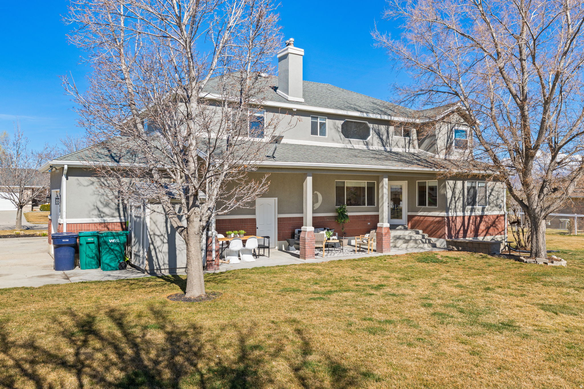 main property photo 123
