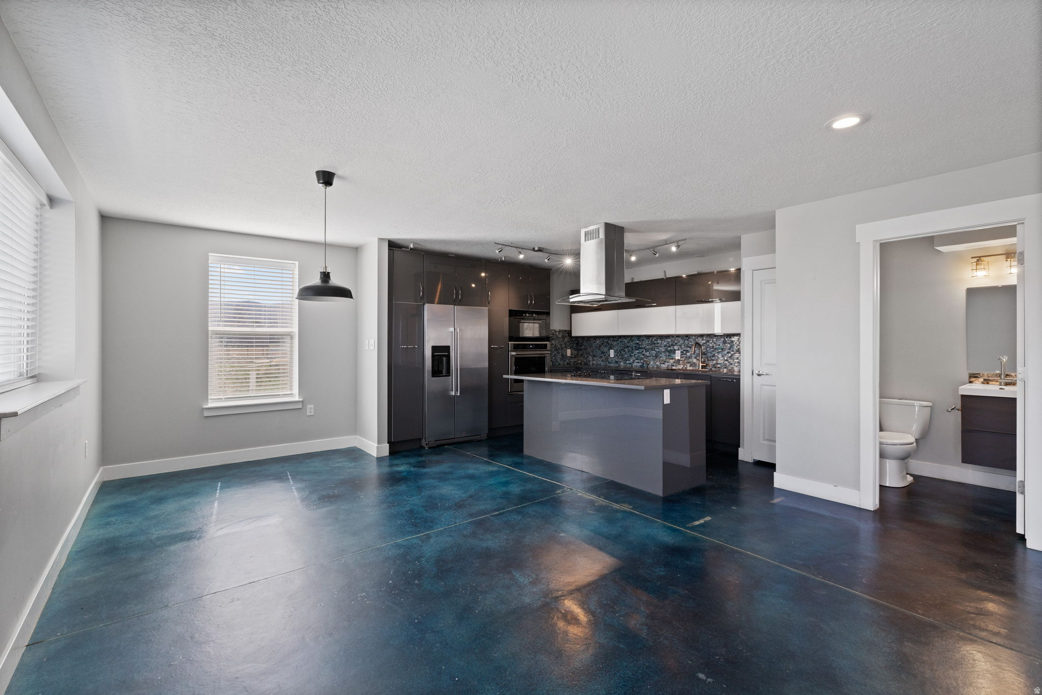 main property photo 98