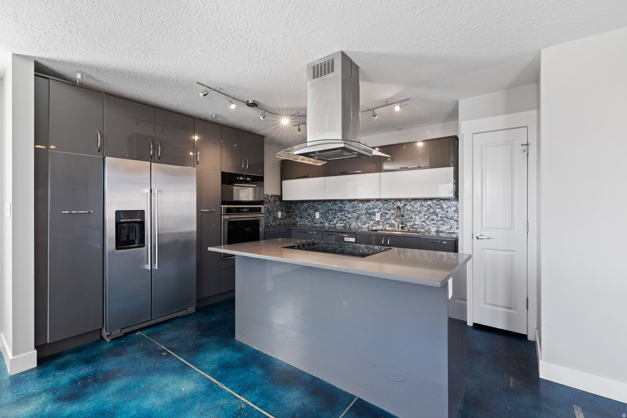 main property photo 99