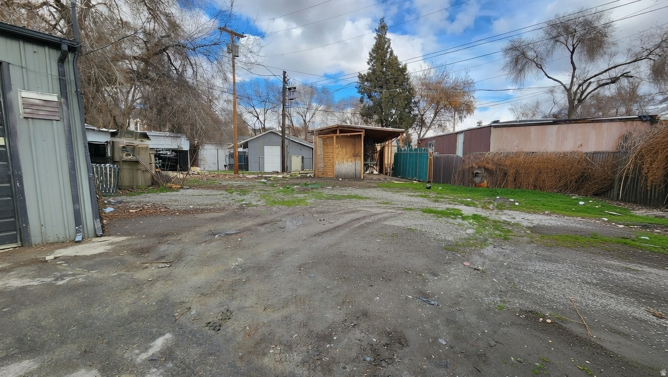 main property photo 13