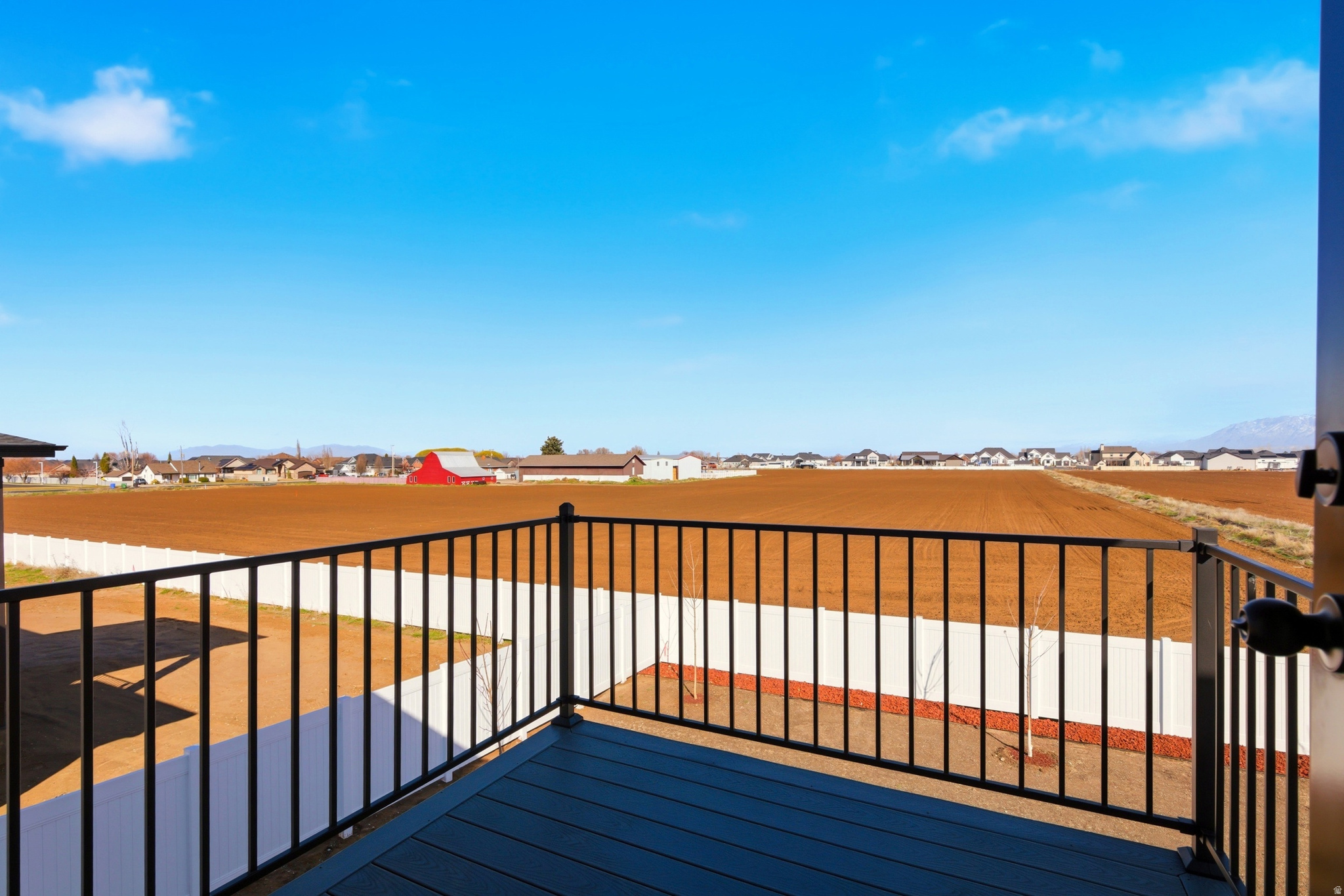 main property photo 38