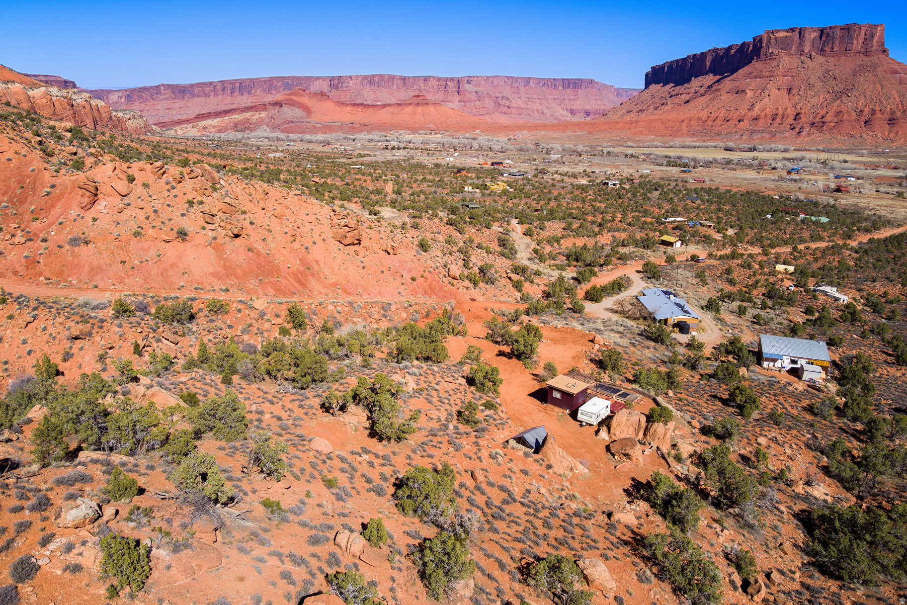main property photo 16
