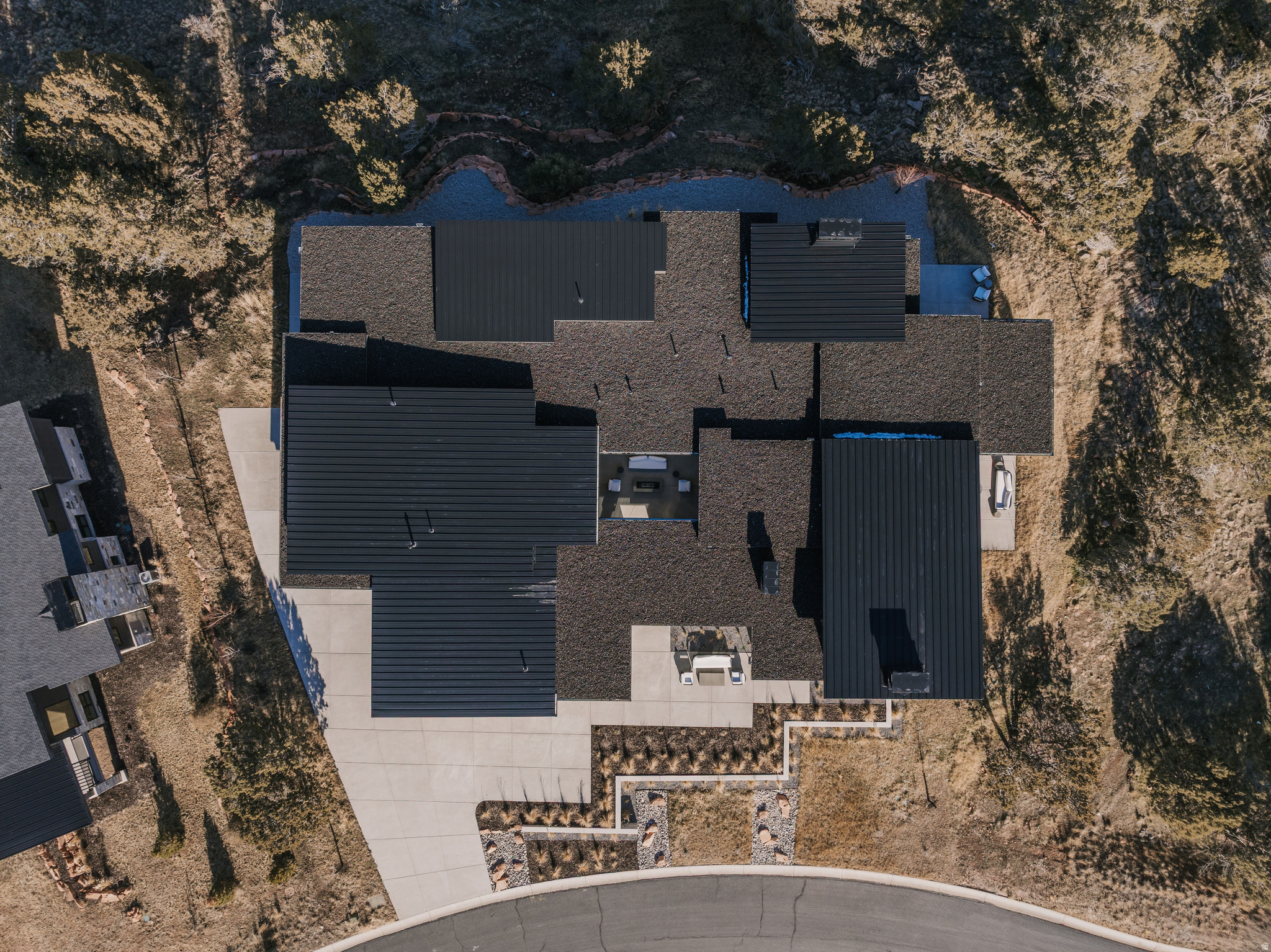 main property photo 49