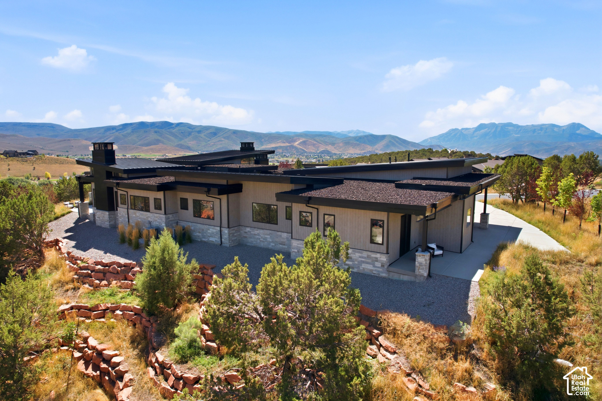 main property photo 78