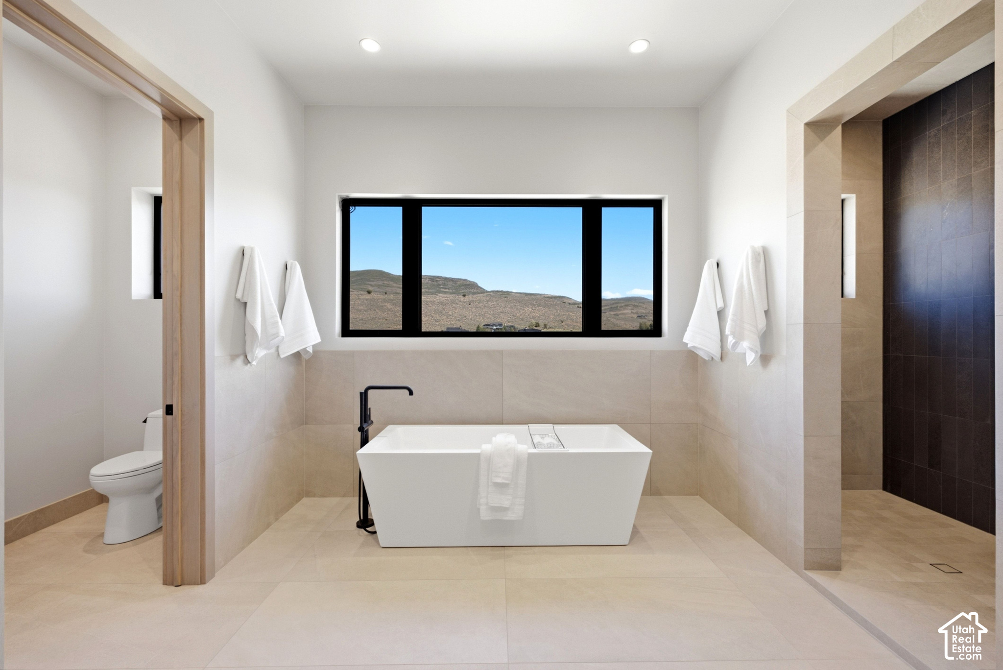 main property photo 94