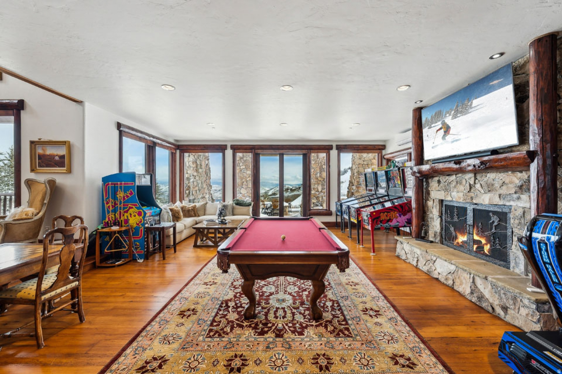main property photo 40