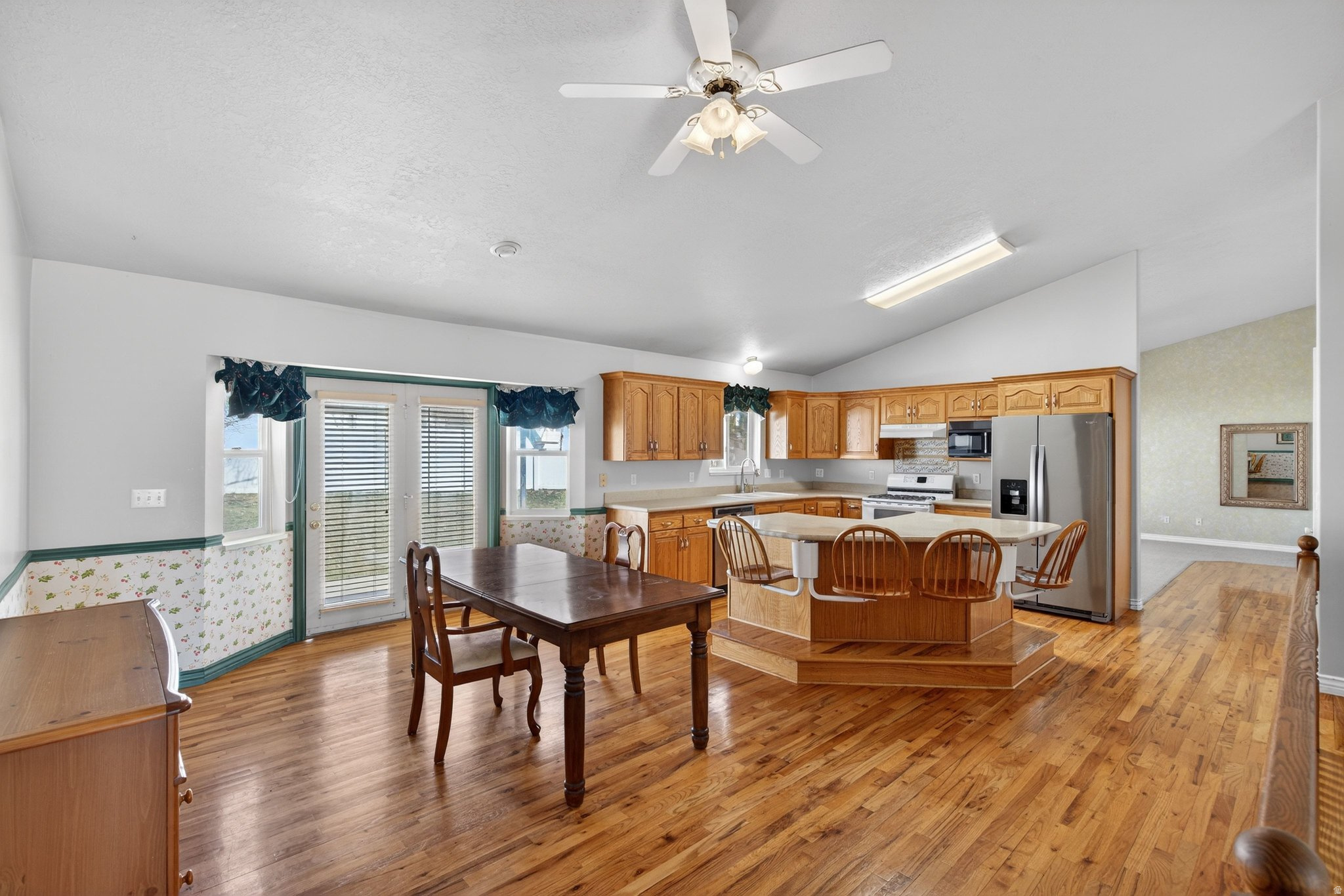 main property photo 6