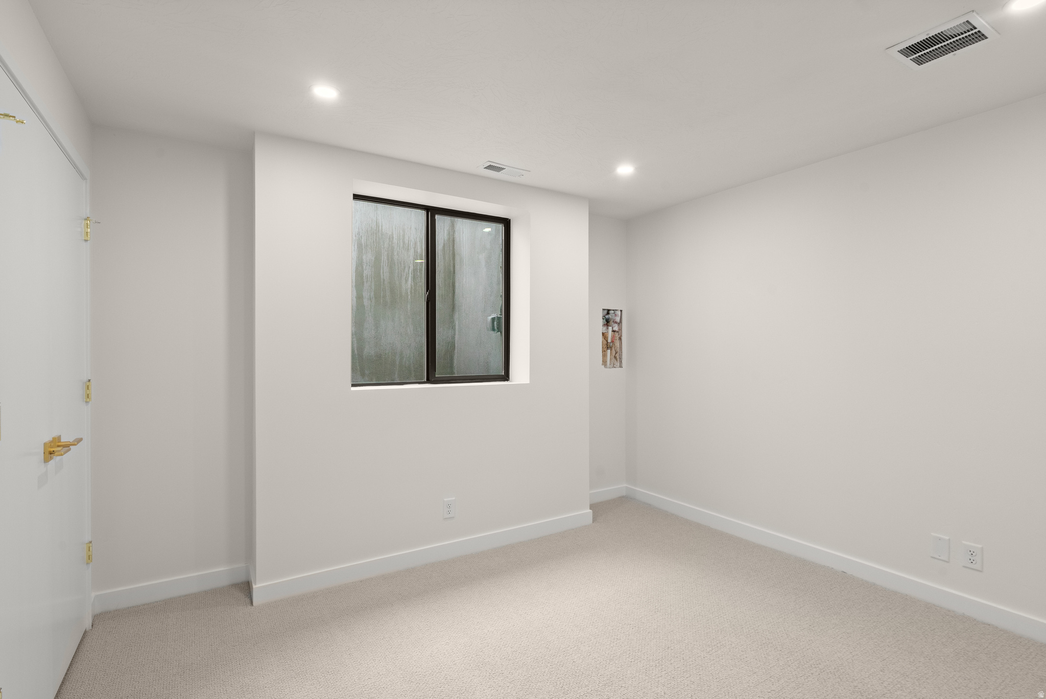 main property photo 78