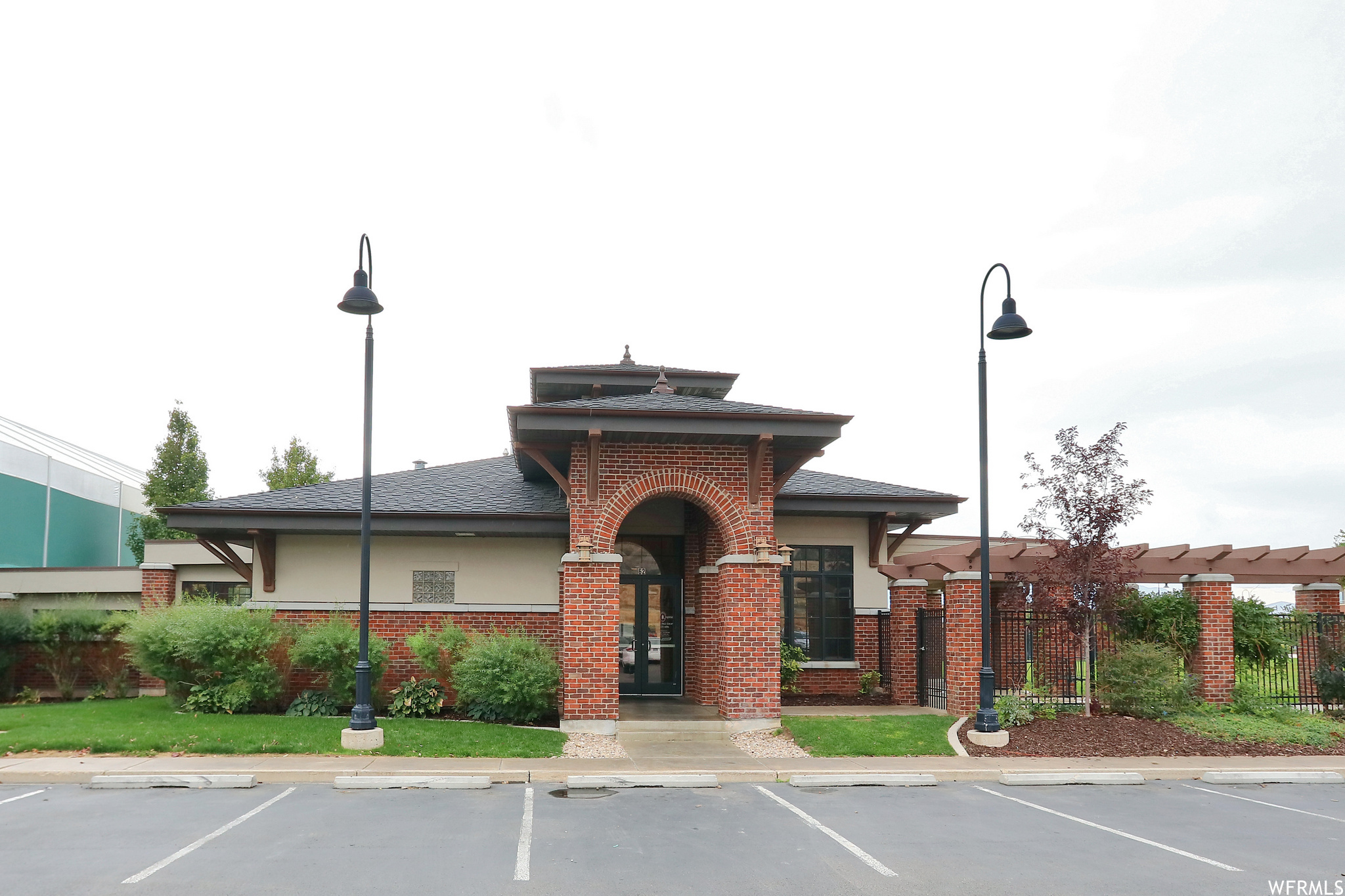 main property photo 40