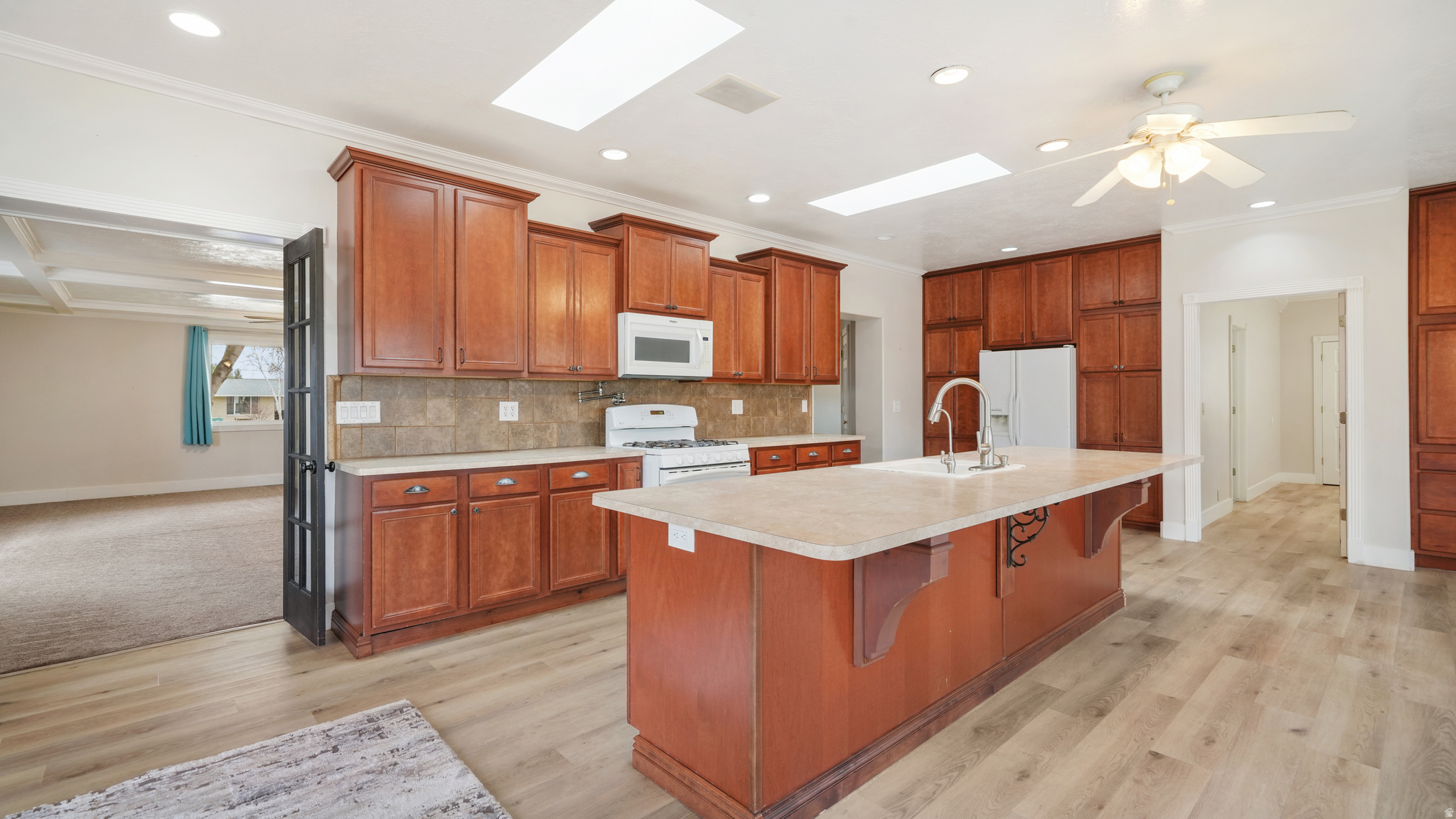 main property photo 24