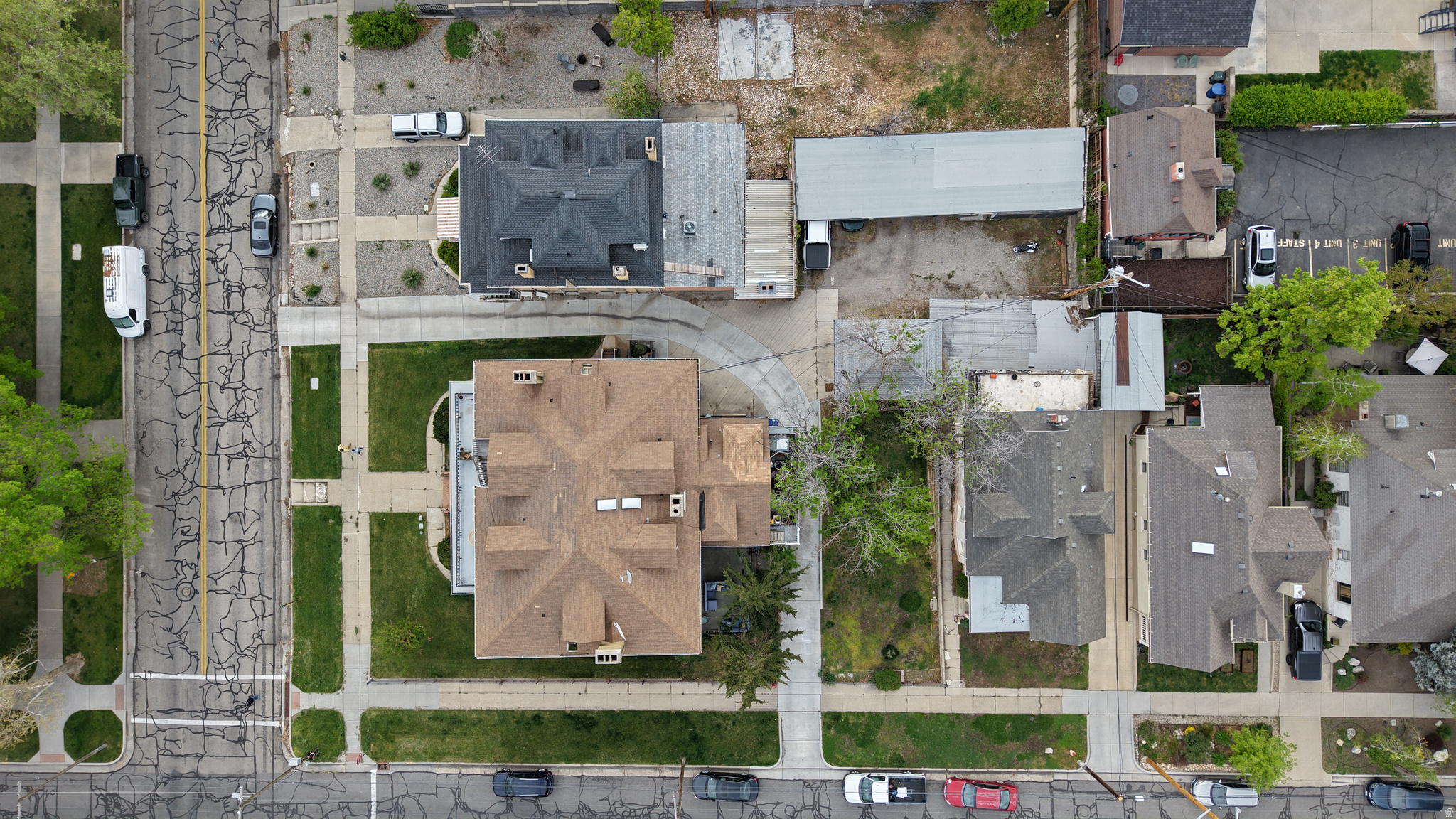 main property photo 11