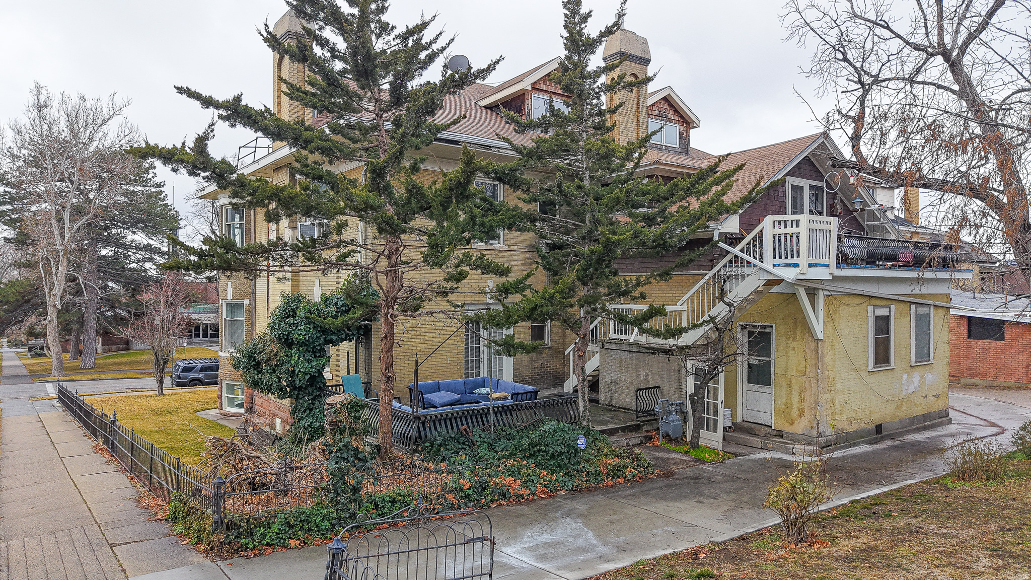 main property photo 12
