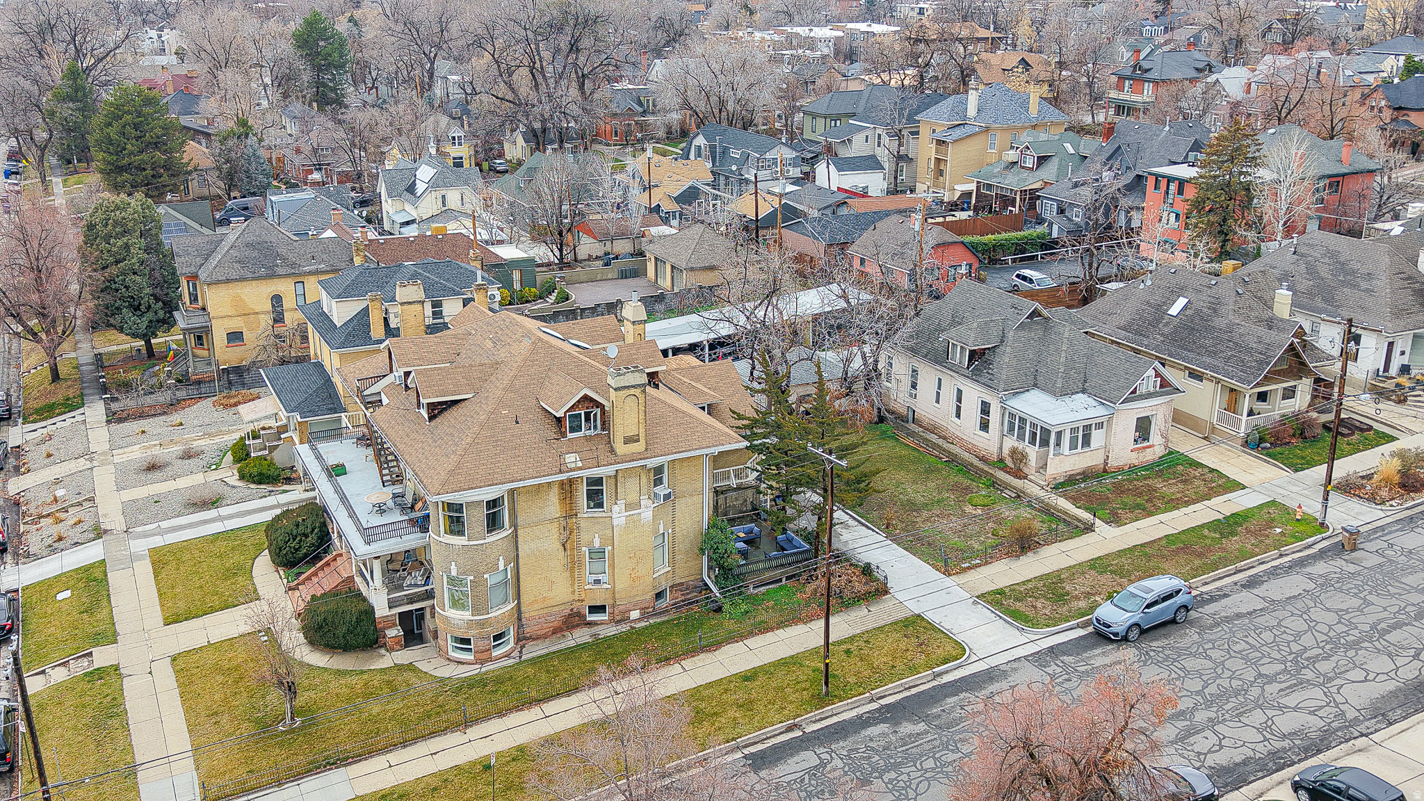 main property photo 6