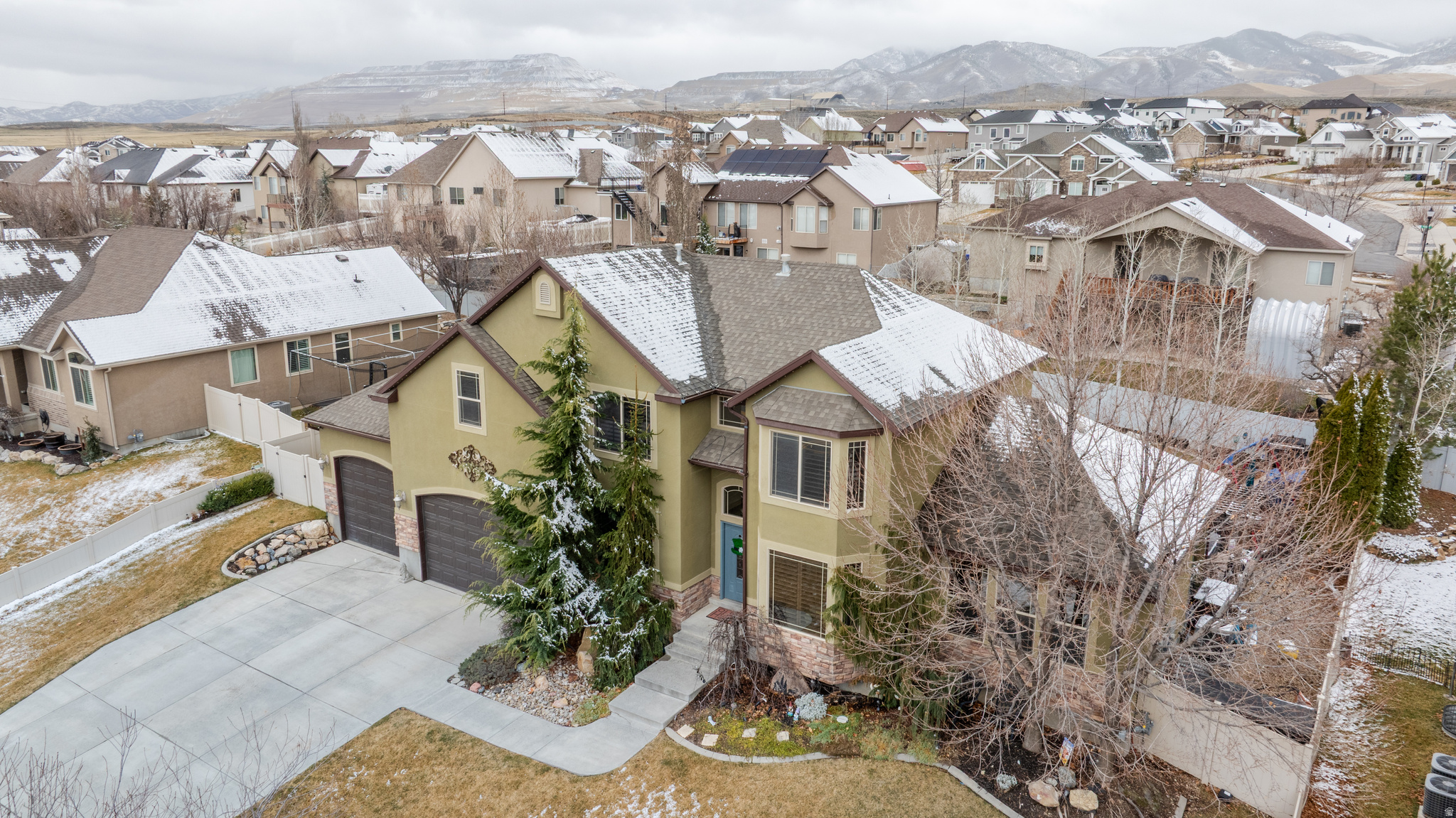 main property photo 35