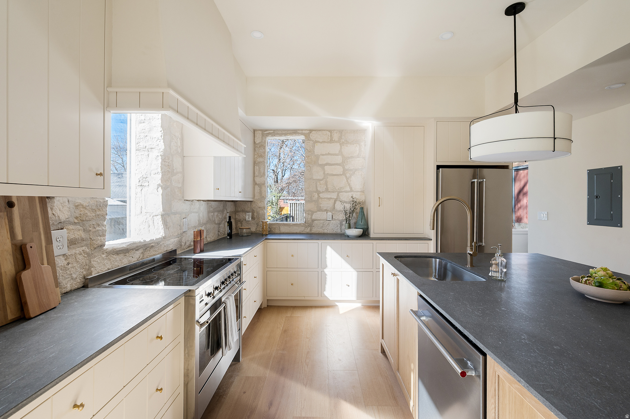 main property photo 60
