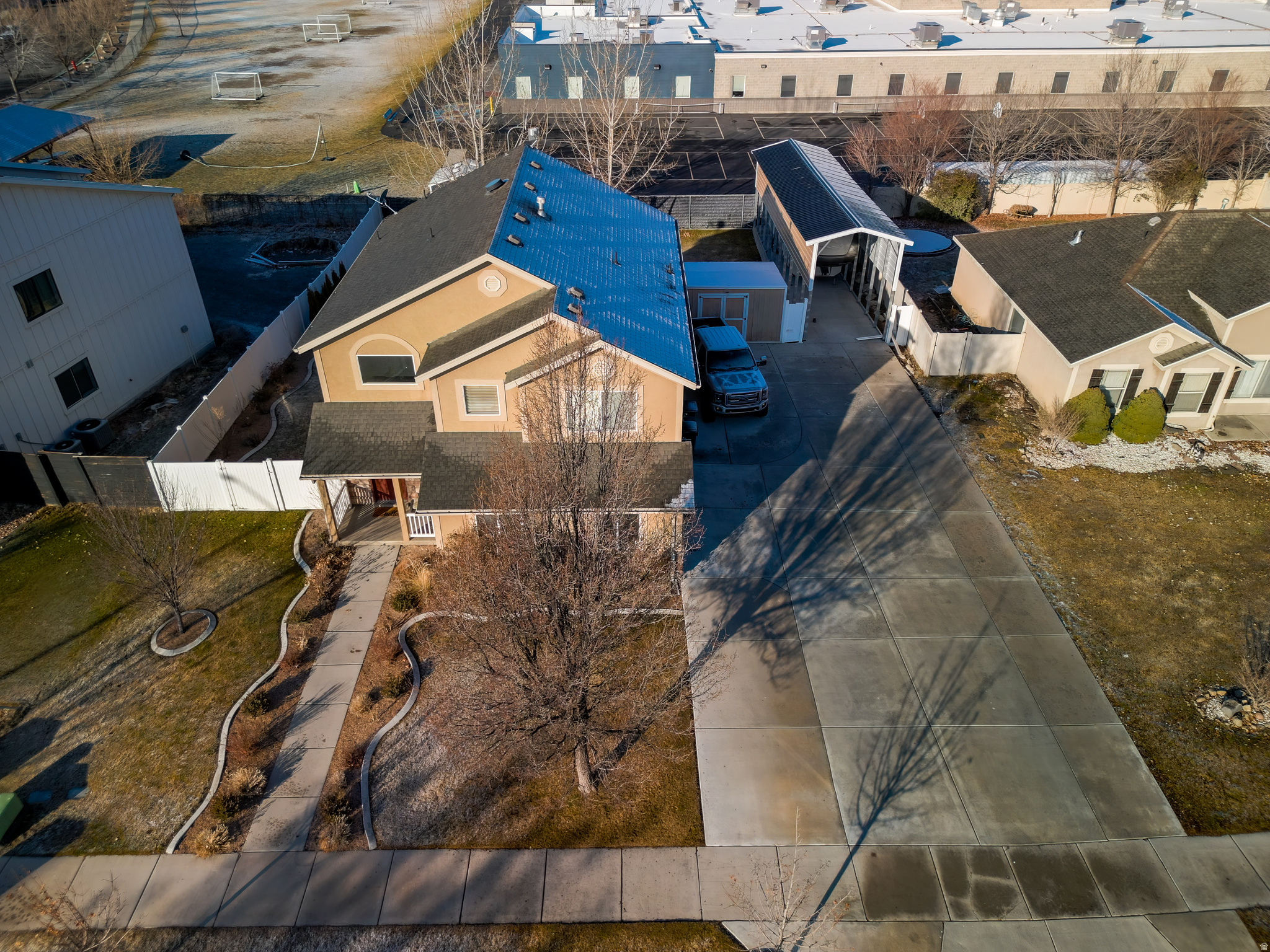 main property photo 32