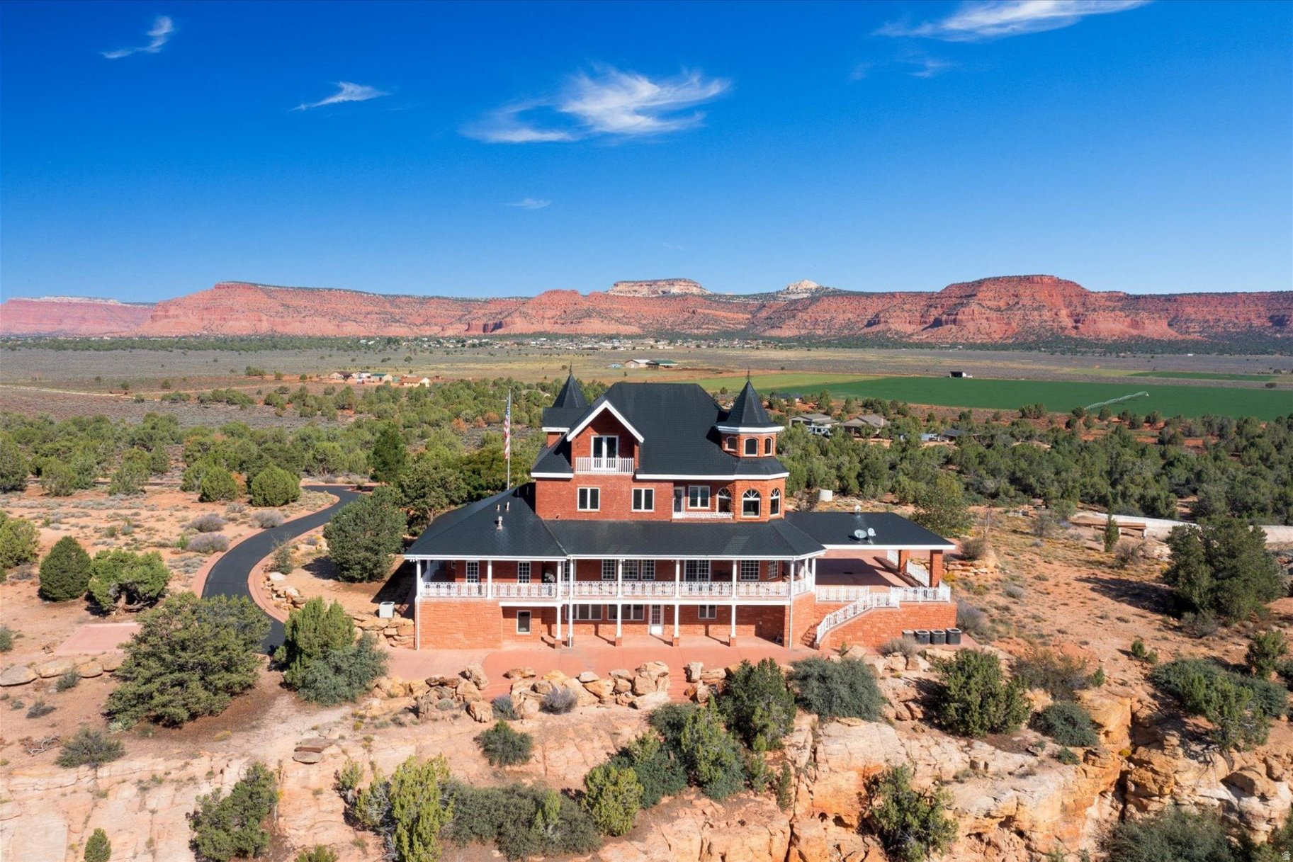 main property photo 2