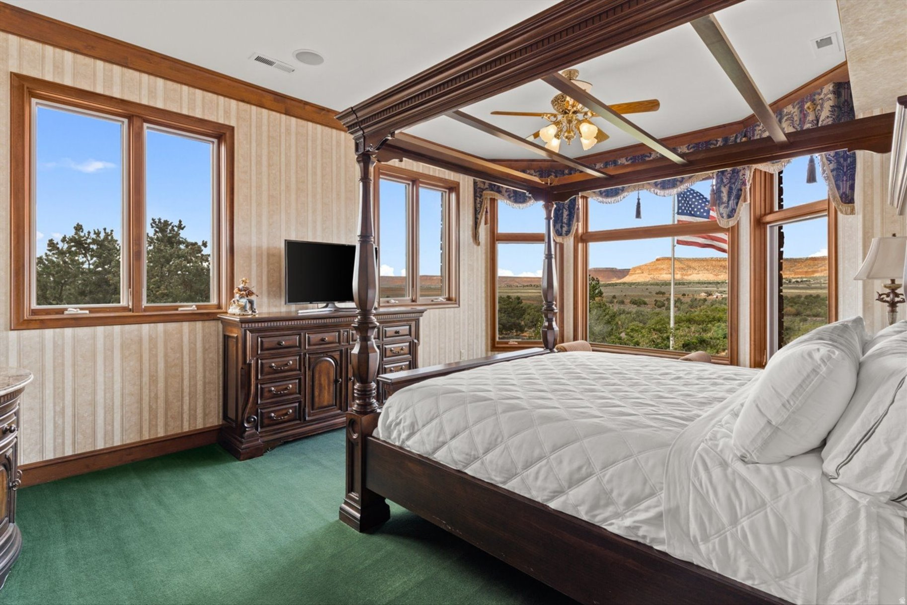 main property photo 40