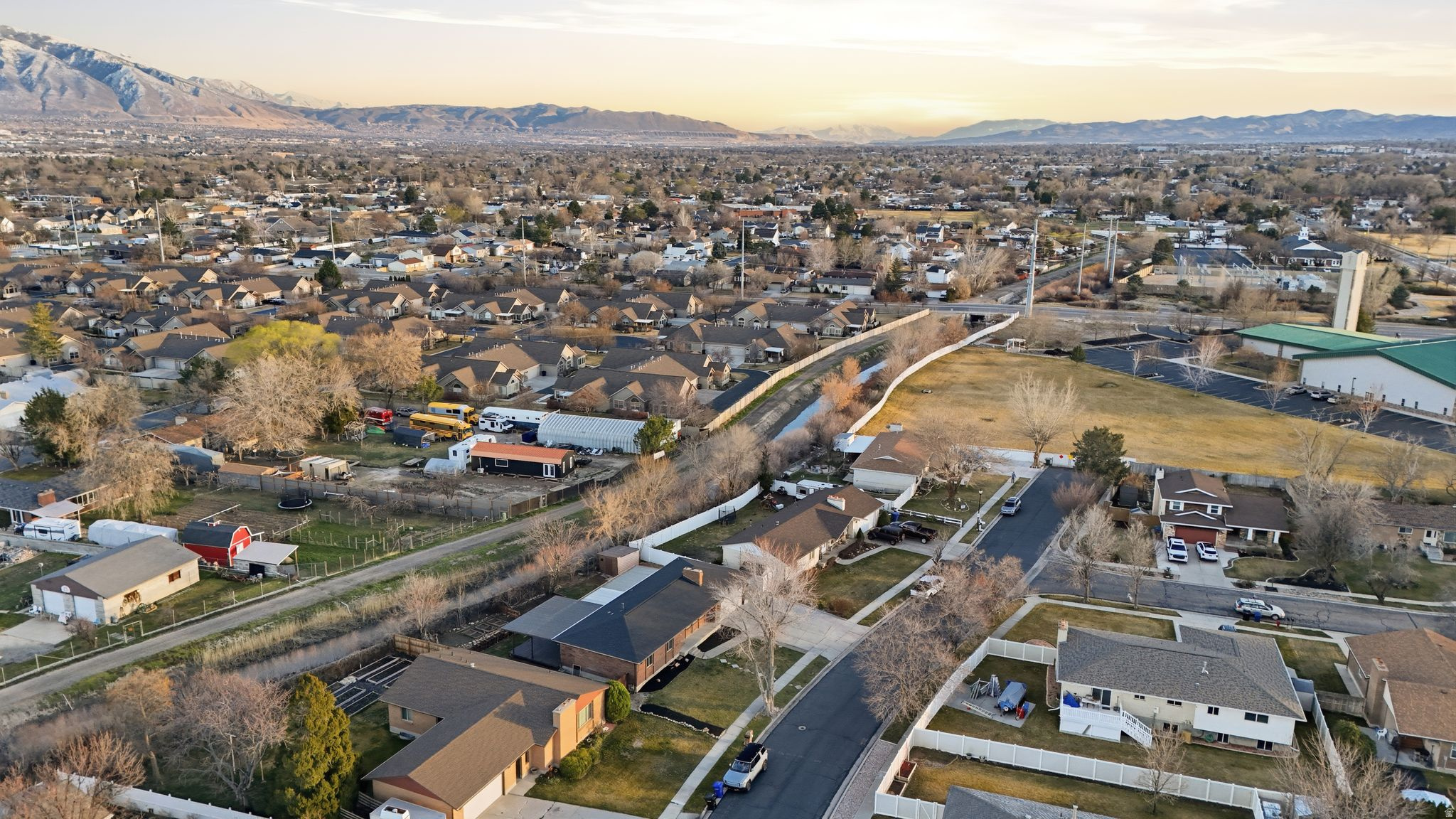 main property photo 34