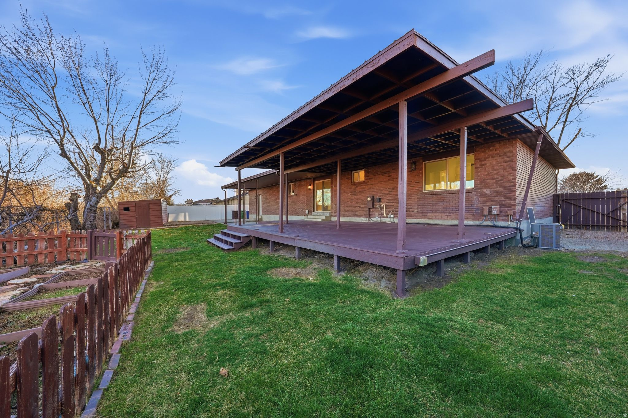 main property photo 40