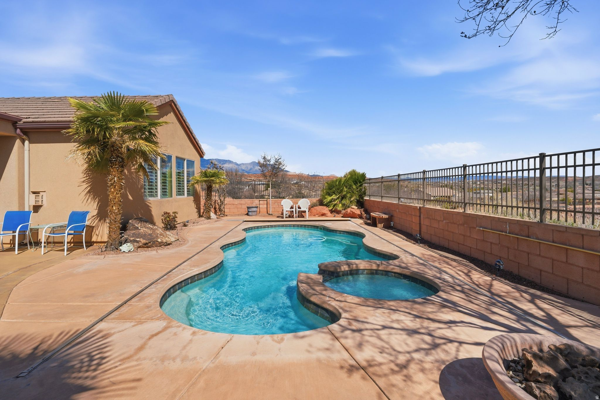 main property photo 32
