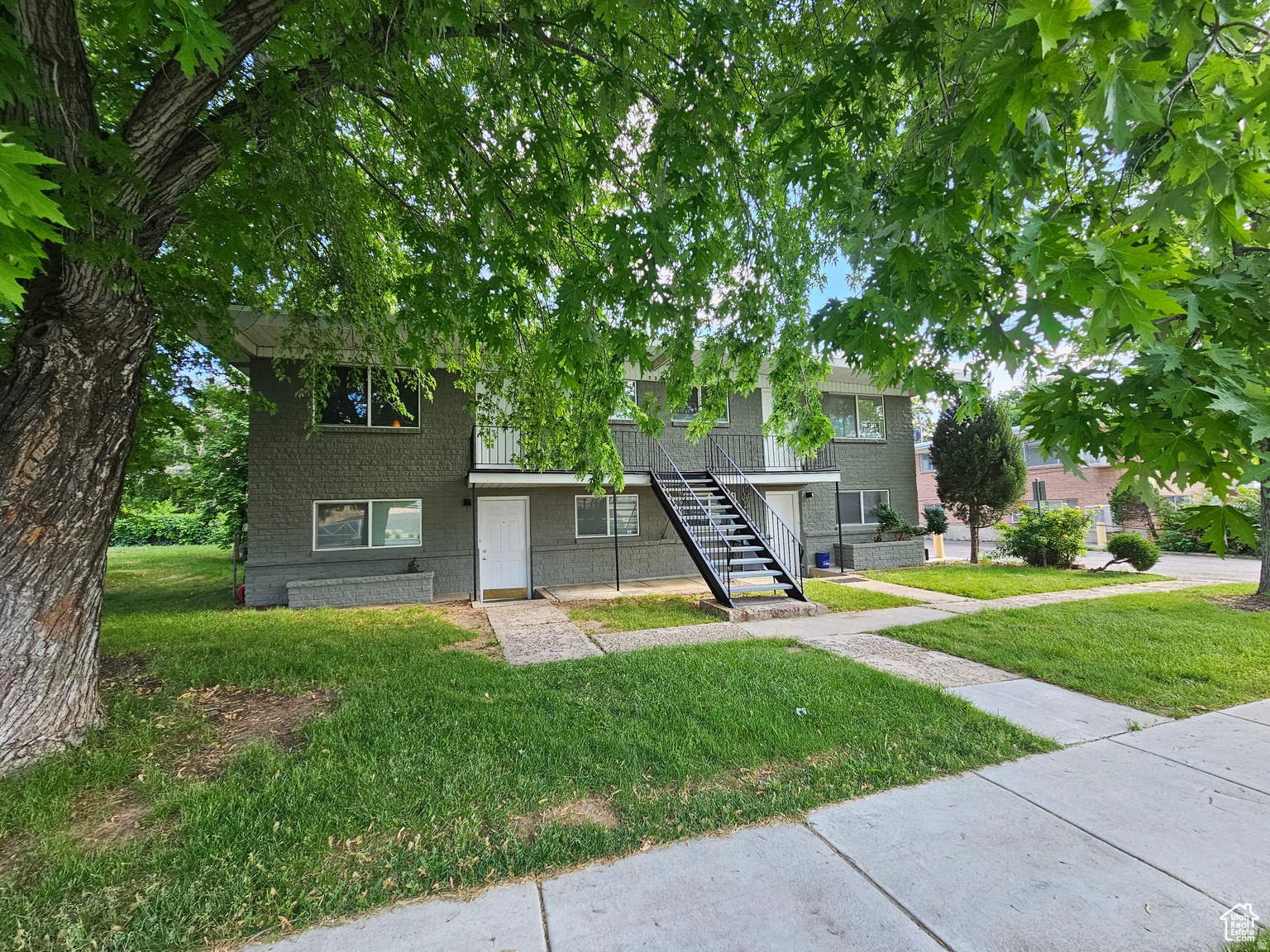 main property photo 10