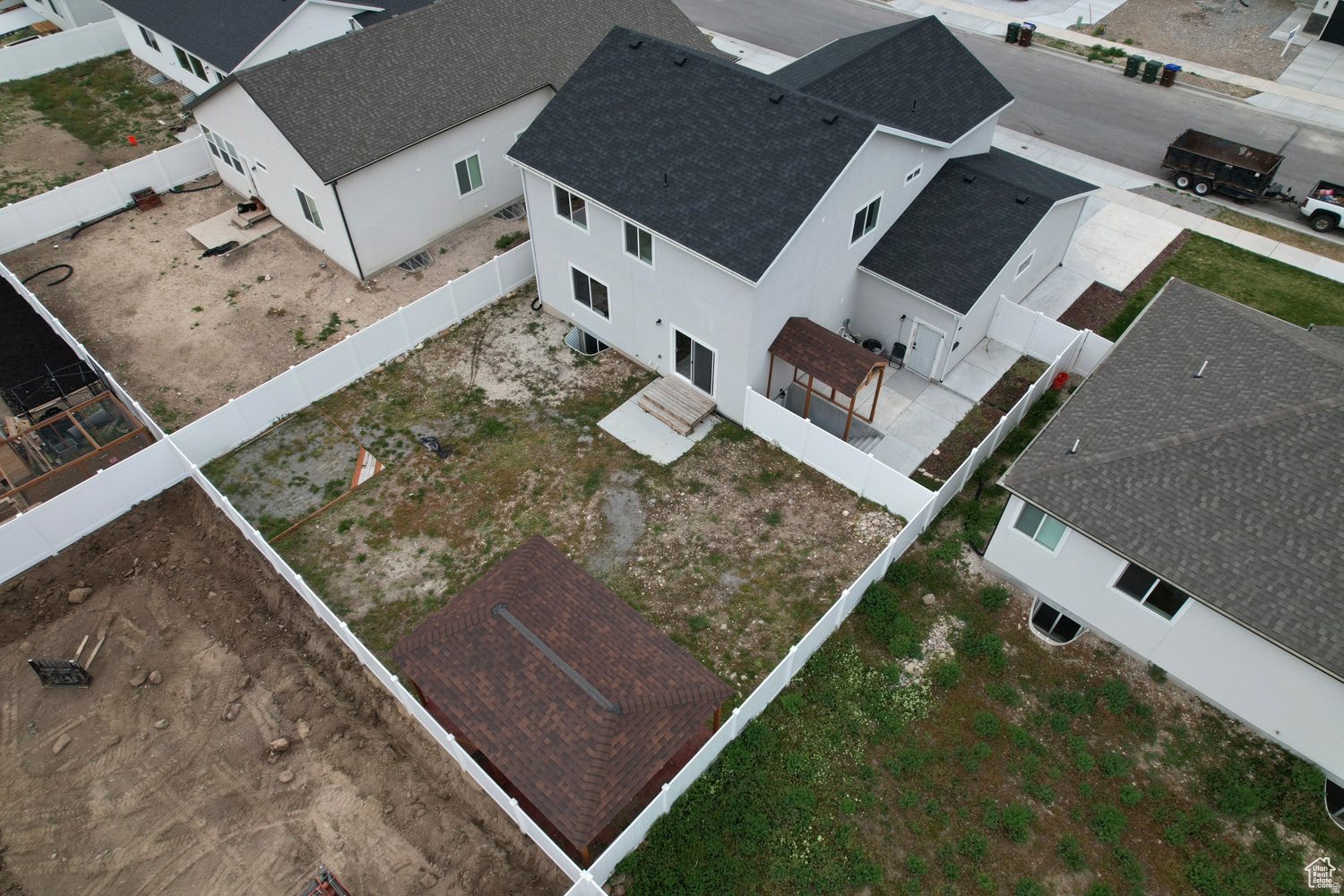 main property photo 17