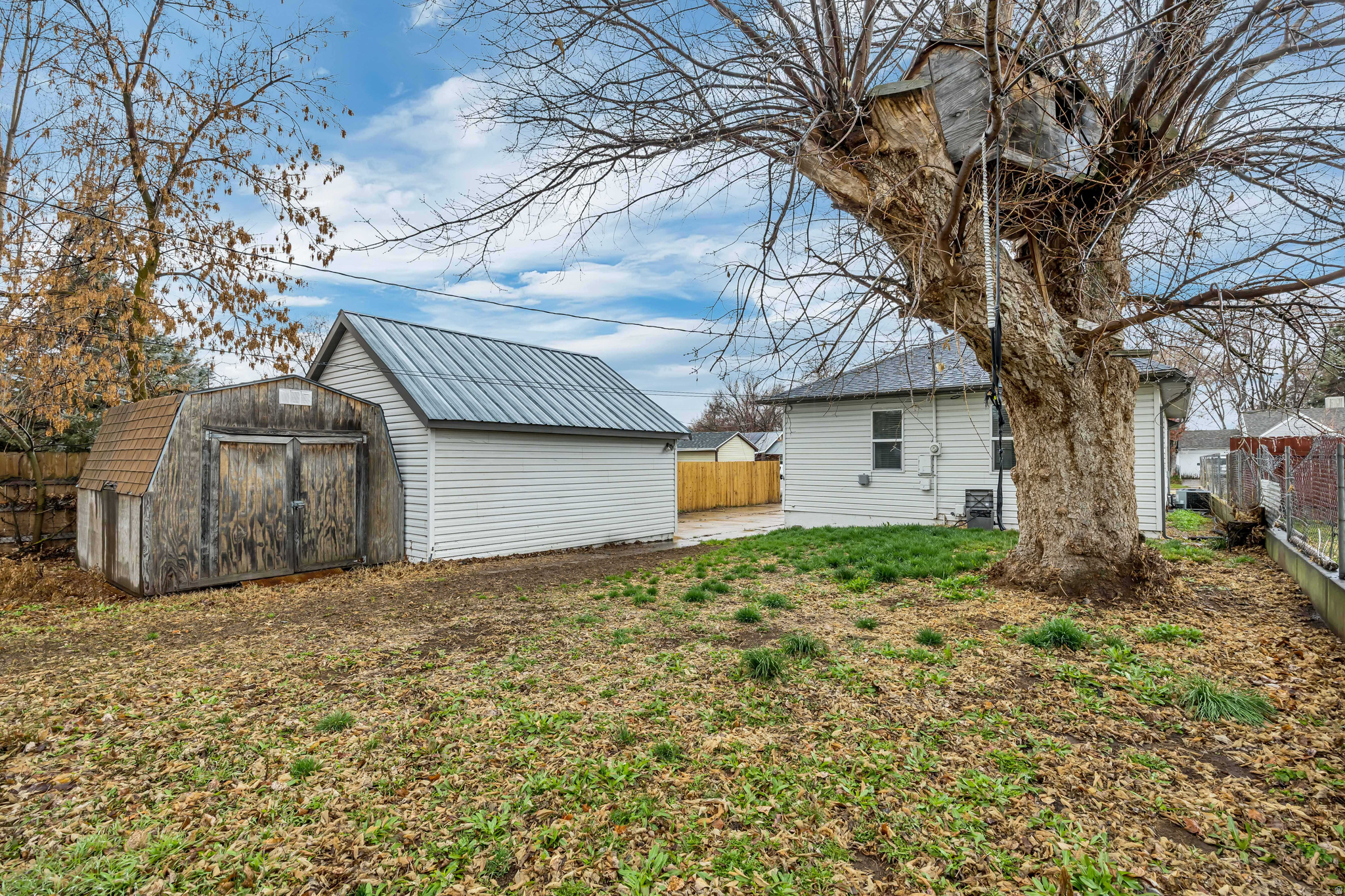main property photo 16